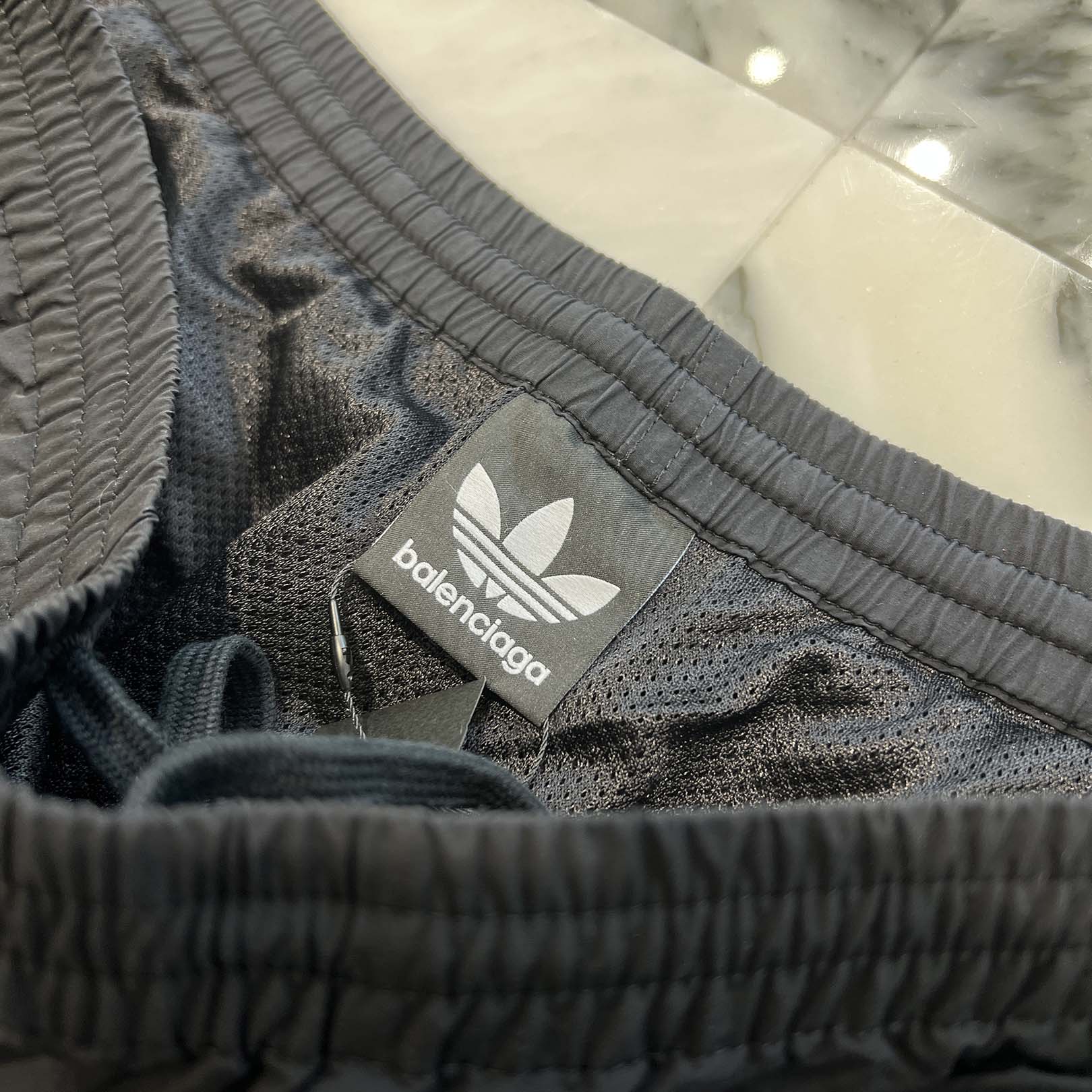 BALENCIAGA × adidas 2023SS Trefoil Logo Embroidery 3 Stripe Track Pants 725597 TNQ25 Size 44 バレンシアガ×アディダス トレフォイルロゴ刺繡 3ストライプ トラックパンツ サイズ44