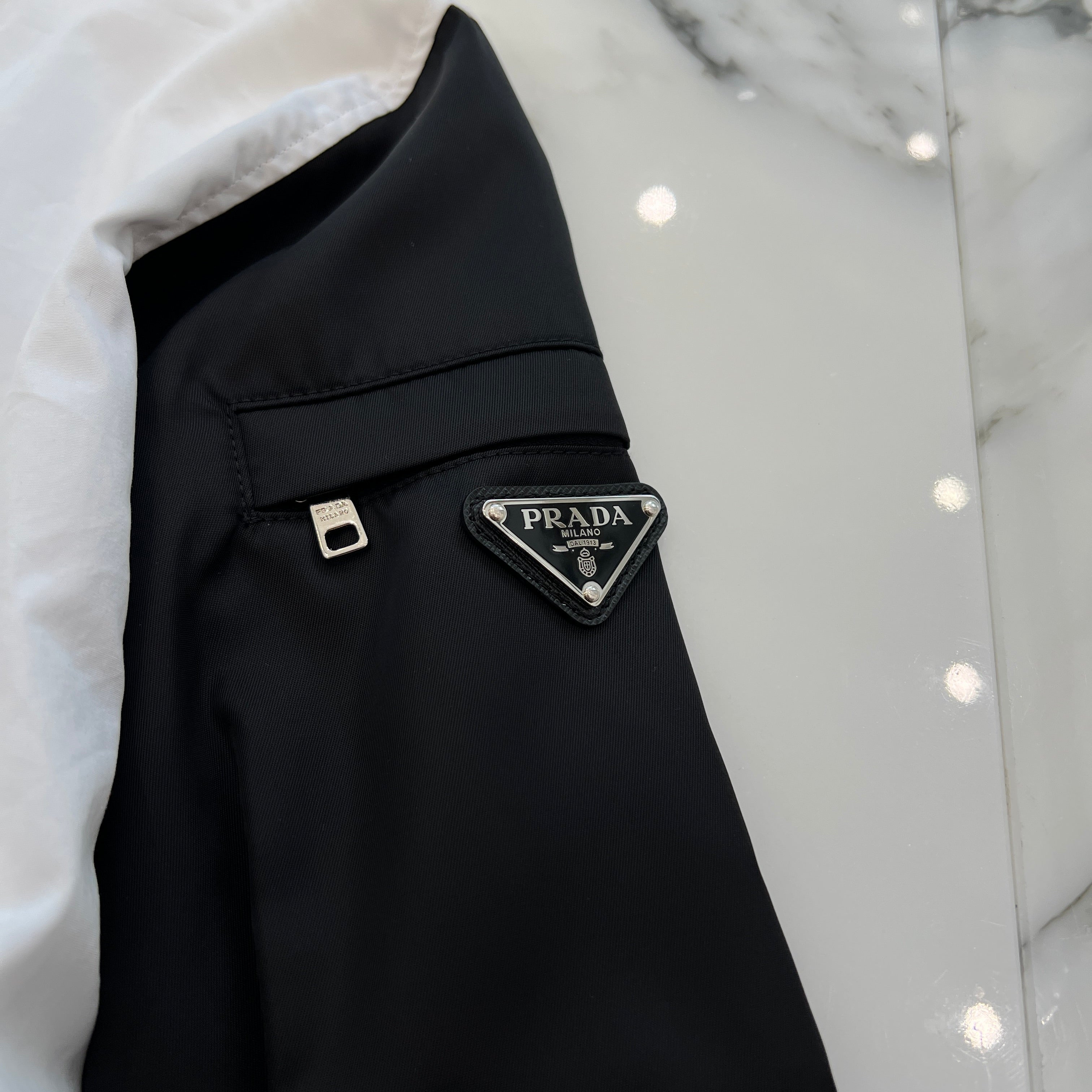 PRADA 2021AW Nylon Arm Panel Triangle Logo Plate Shirt P415F S212 1YY2 Size 36 プラダ アームナイロン切替トライアングルロゴプレートシャツ サイズ36