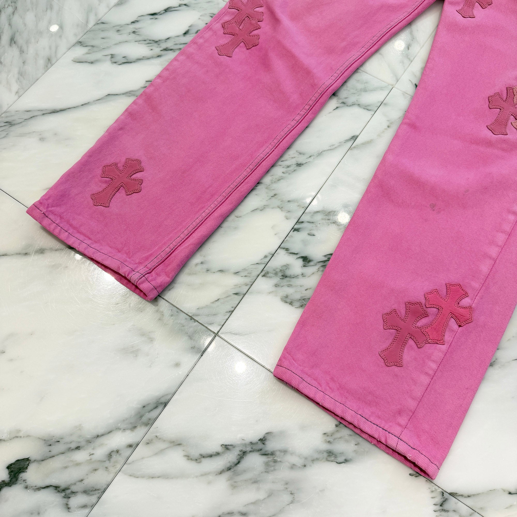 CHROME HEARTS × Levi's VNTG Pink Cross Leather Patch Denim Pants Size 30 クロムハーツ × リーバイス ヴィンテージ ピンククロス レザーパッチ デニムパンツ ジーンズ サイズ30