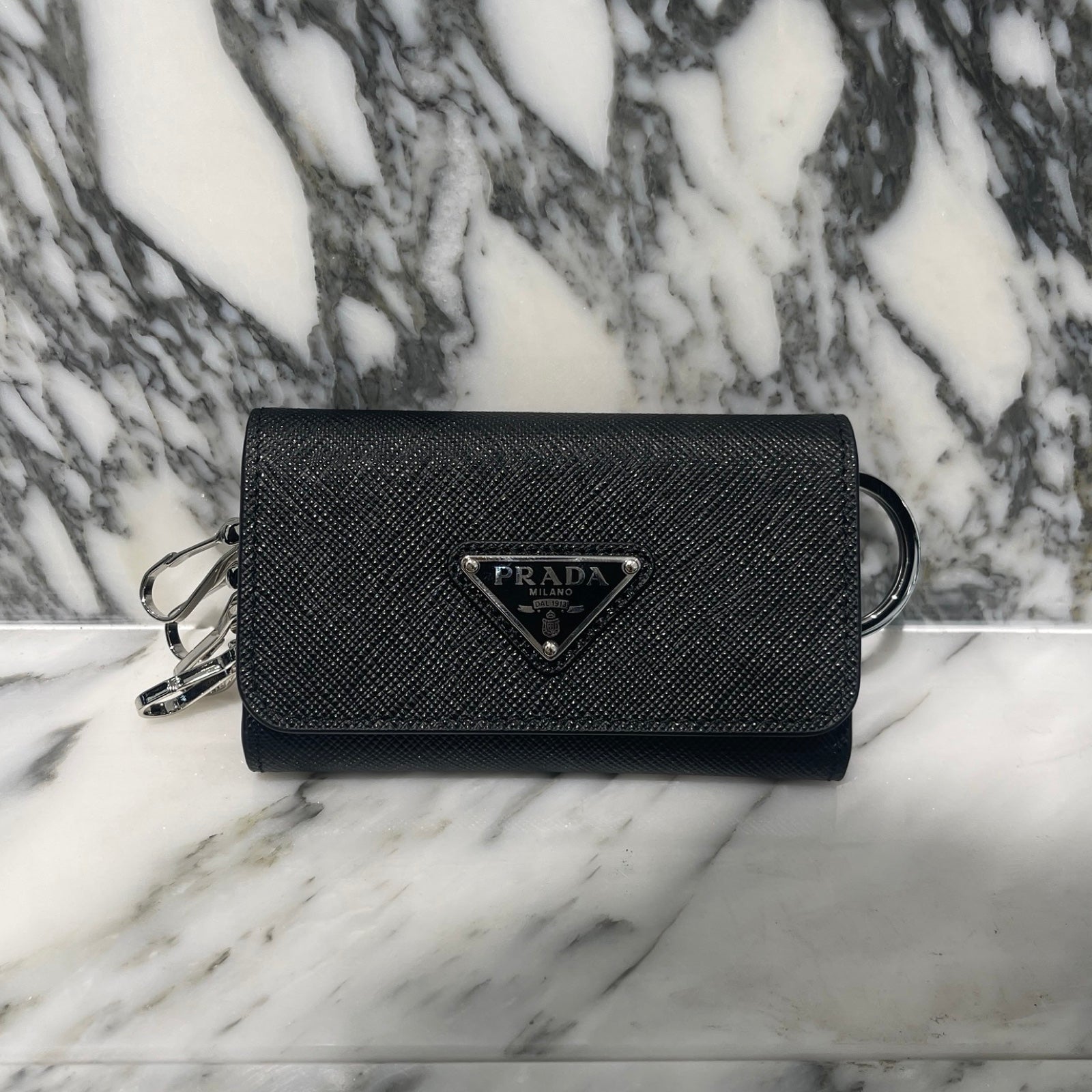 PRADA Saffiano Triangular 4-Row Leather Key Case 1PG004-QHH プラダ サフィアーノ トライアングルロゴ 4連 レザーキーケース