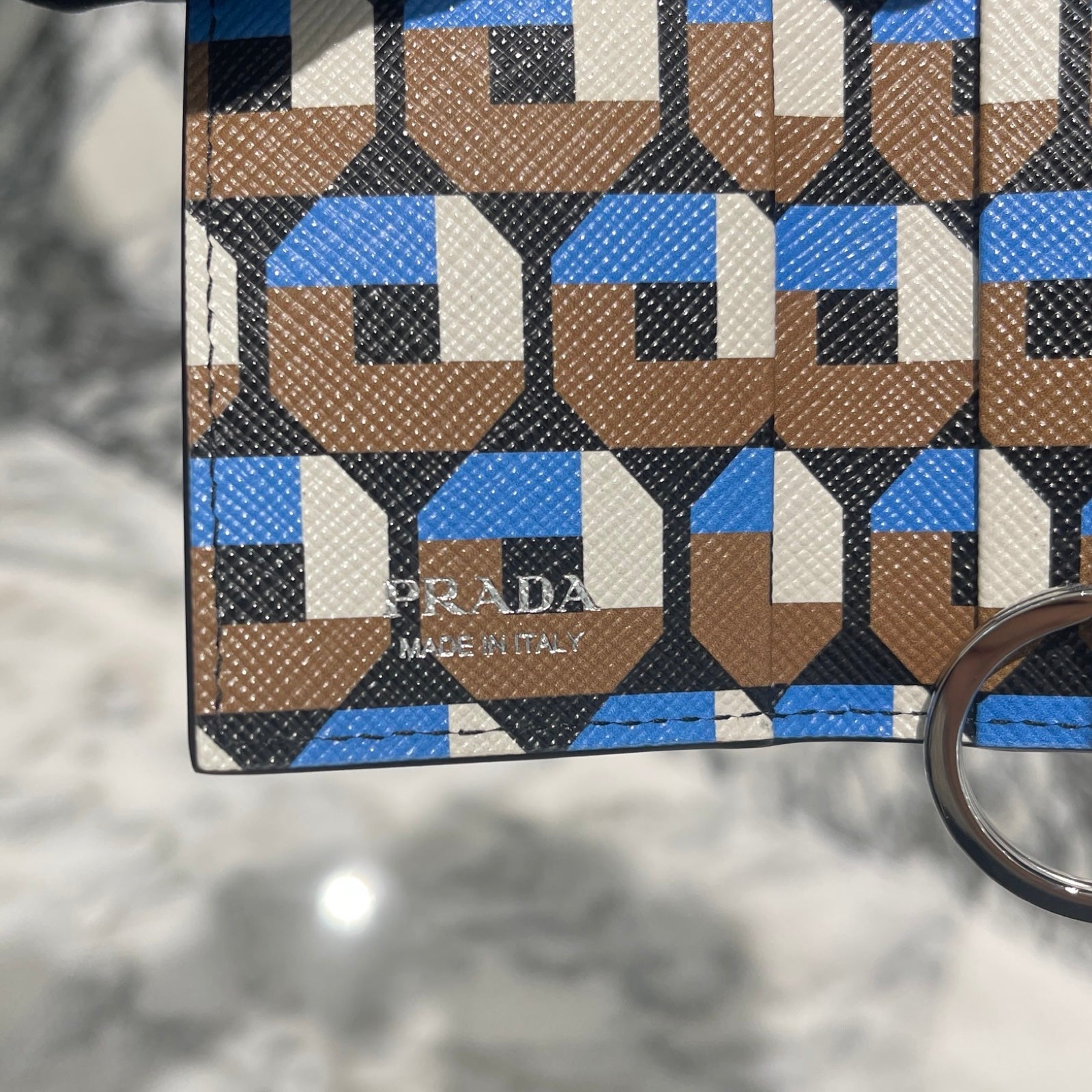 PRADA Saffiano Triangular 4-Row Leather Key Case 1PG004-QHH プラダ サフィアーノ トライアングルロゴ 4連 レザーキーケース