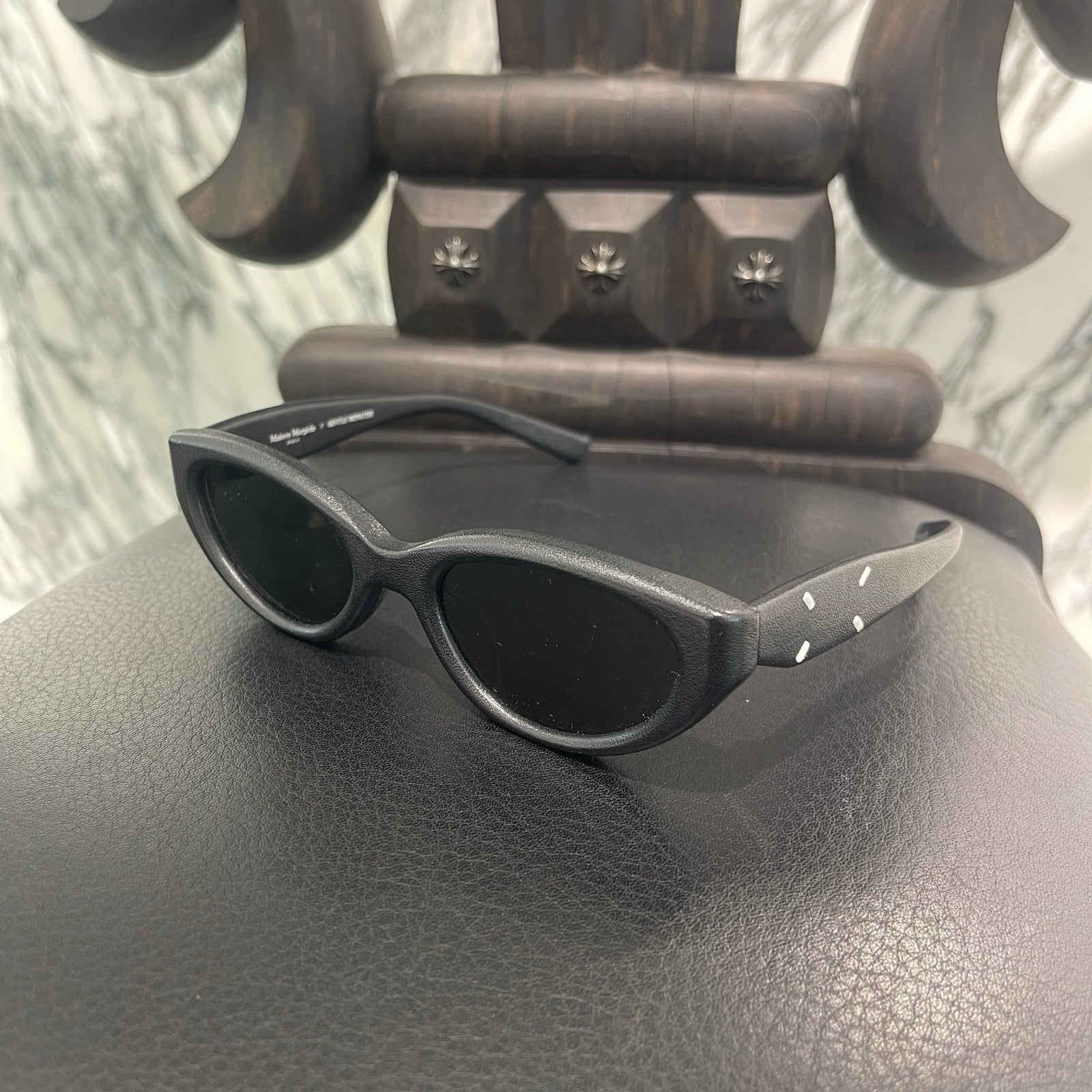 GENTLE MONSTER × Maison Margiela 2024SS Leather Frame Fox Eye Sunglasses MM108 Size 54□21-145 ジェントルモンスター × メゾンマルジェラ レザーフレームフォックスアイ サングラス MM108 サイズ54□21-145