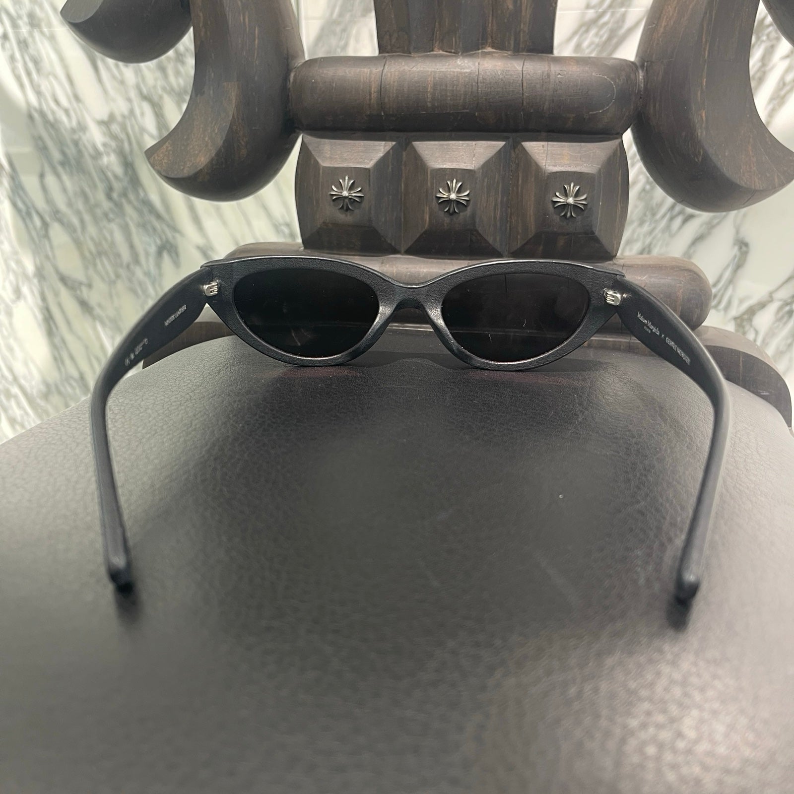 GENTLE MONSTER × Maison Margiela 2024SS Leather Frame Fox Eye Sunglasses MM108 Size 54□21-145 ジェントルモンスター × メゾンマルジェラ レザーフレームフォックスアイ サングラス MM108 サイズ54□21-145