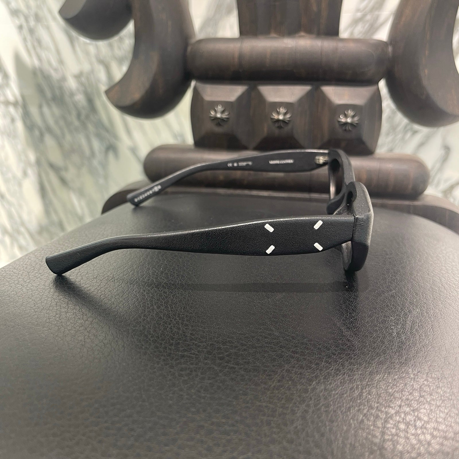 GENTLE MONSTER × Maison Margiela 2024SS Leather Frame Fox Eye Sunglasses MM108 Size 54□21-145 ジェントルモンスター × メゾンマルジェラ レザーフレームフォックスアイ サングラス MM108 サイズ54□21-145