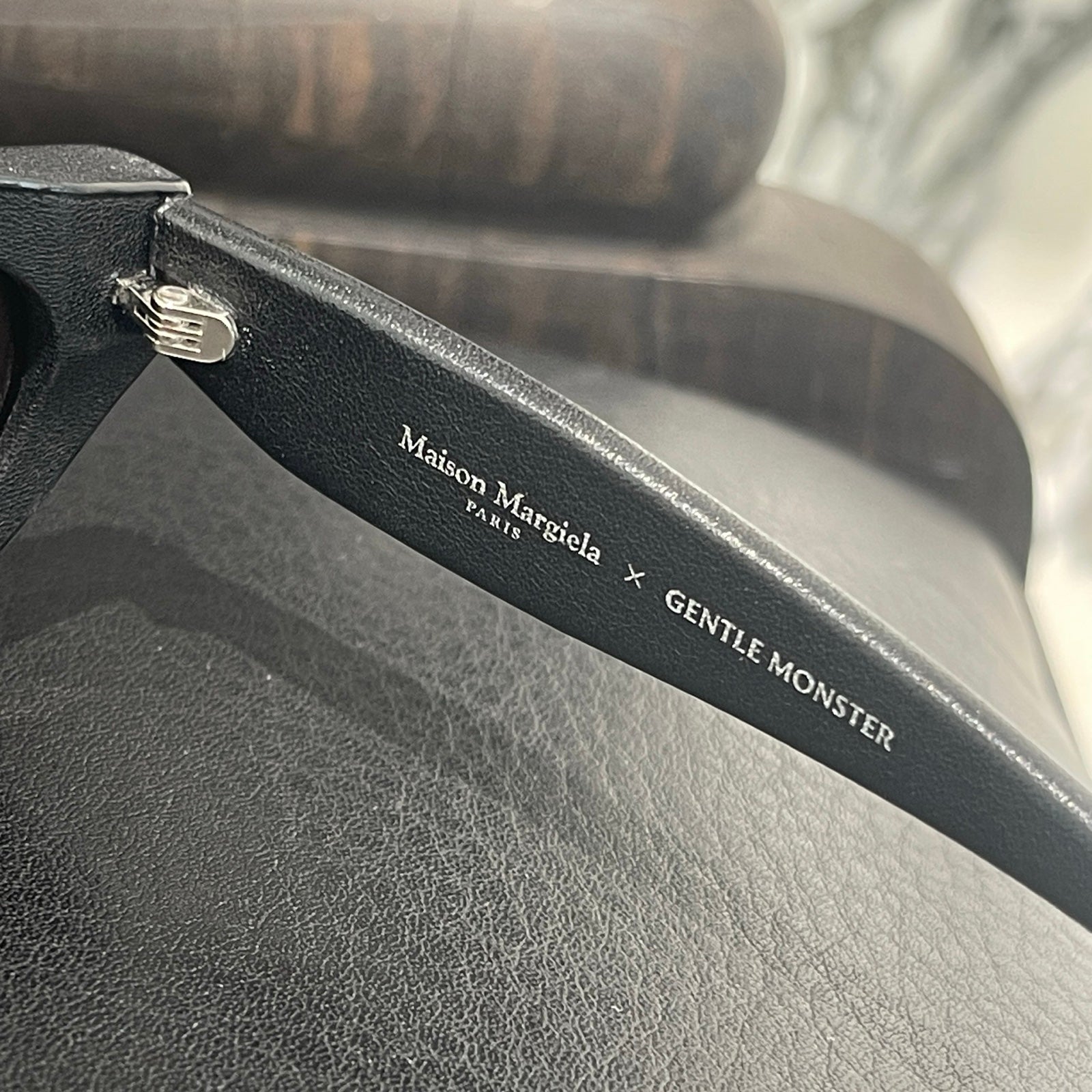 GENTLE MONSTER × Maison Margiela 2024SS Leather Frame Fox Eye Sunglasses MM108 Size 54□21-145 ジェントルモンスター × メゾンマルジェラ レザーフレームフォックスアイ サングラス MM108 サイズ54□21-145