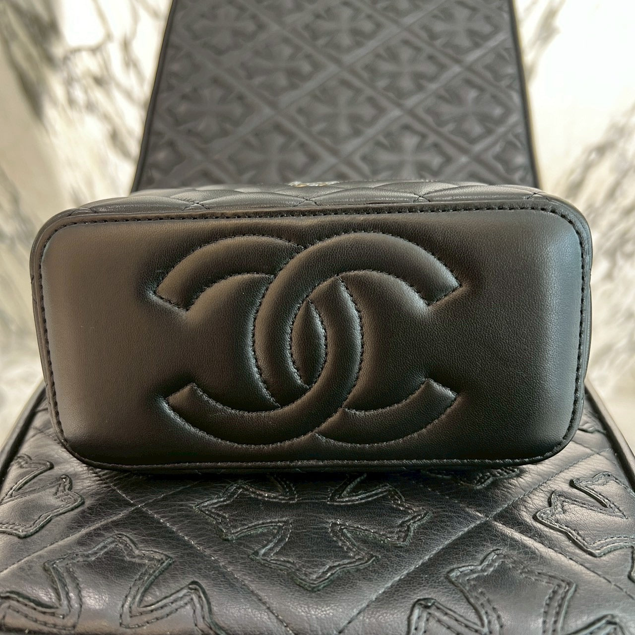 CHANEL Matelasse Vanity Case Shoulder Bag AP2199 シャネル マトラッセ ヴァニティケース ショルダーバッグ