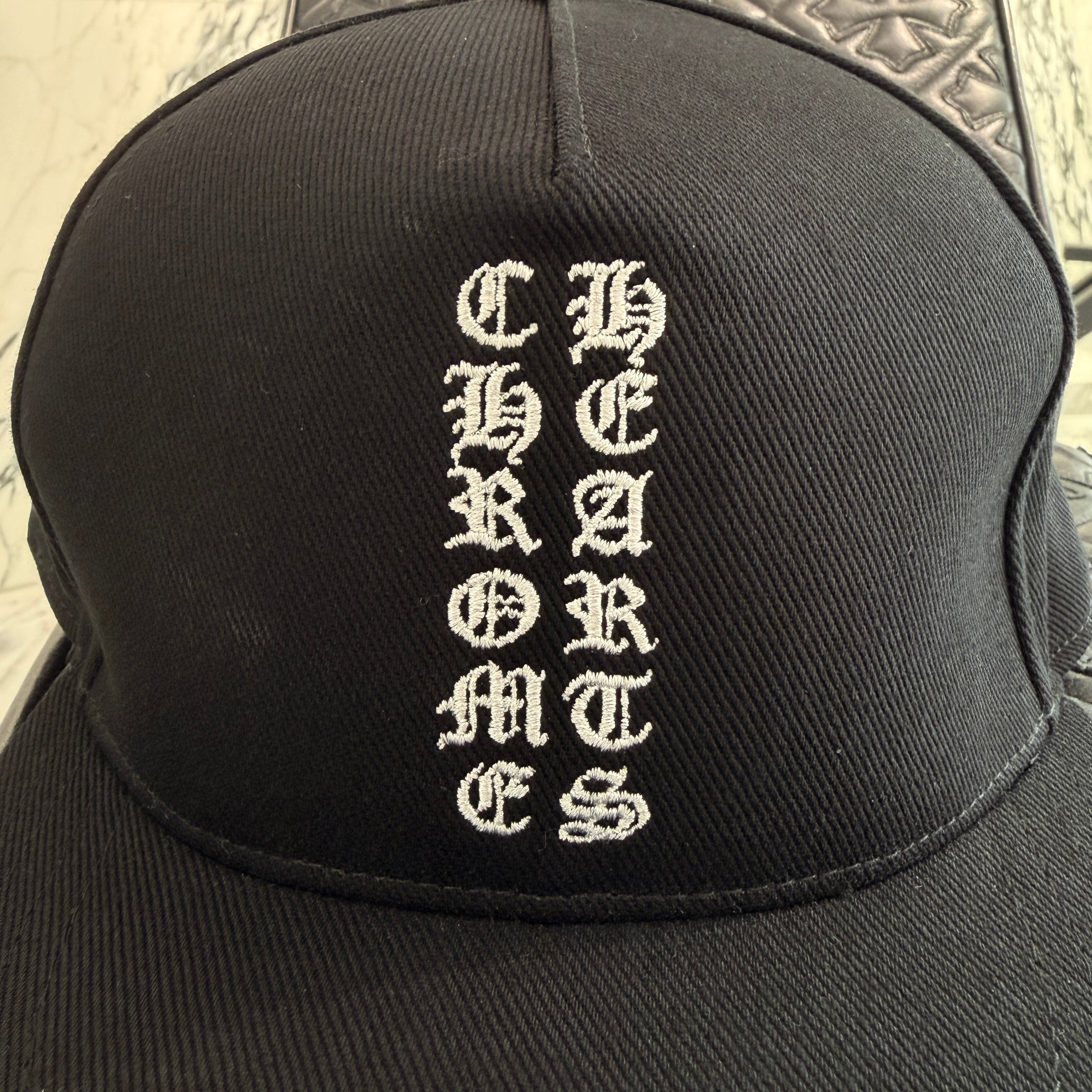 CHROME HEARTS Vertical Logo Trucker Cap Size ONE SIZE (51-61