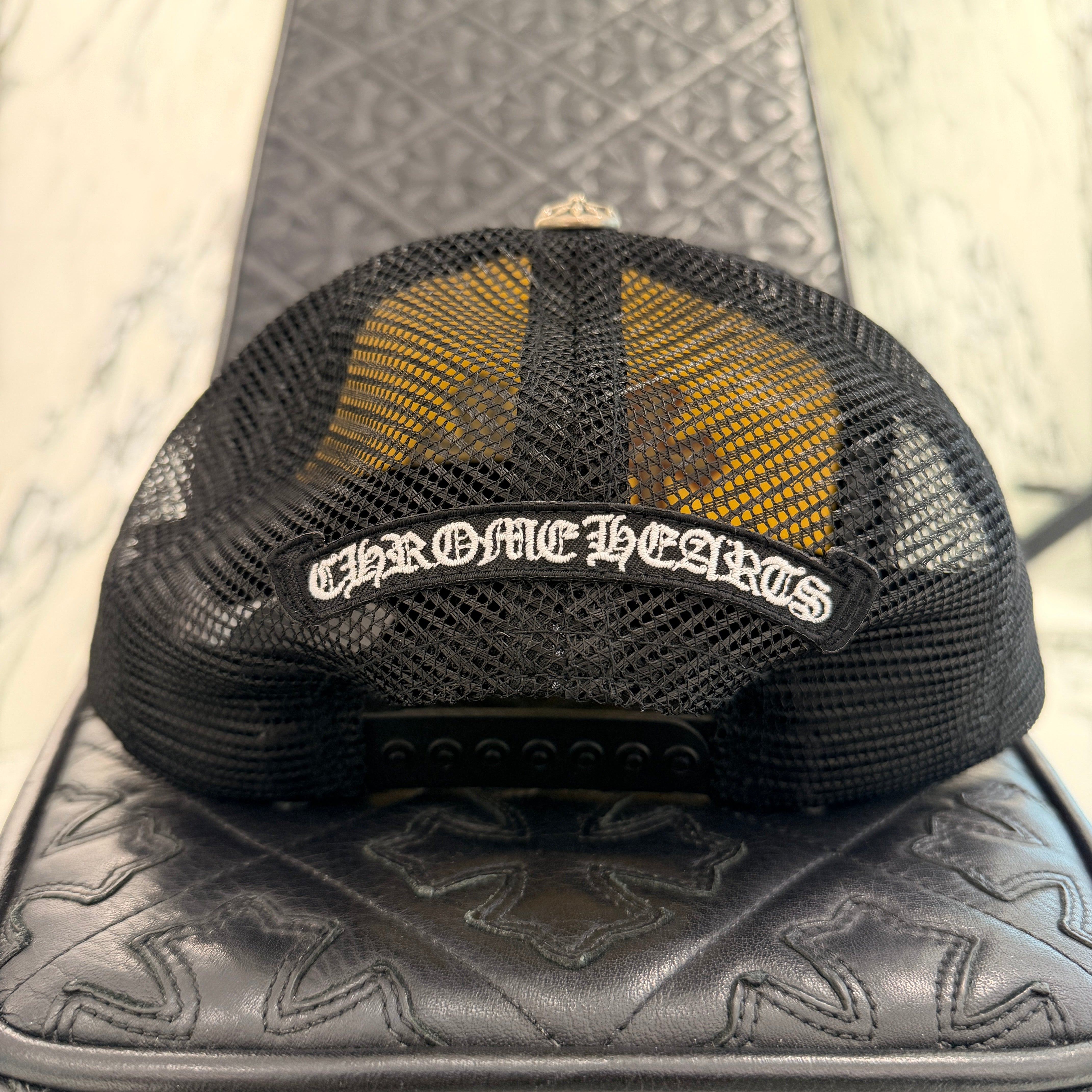 CHROME HEARTS Tricolor Triple Cross Patch Trucker Cap ONE SIZE (51-61) クロムハーツ トリコロール トリプルクロスパッチ トラッカーキャップ ONE SIZE (51-61)
