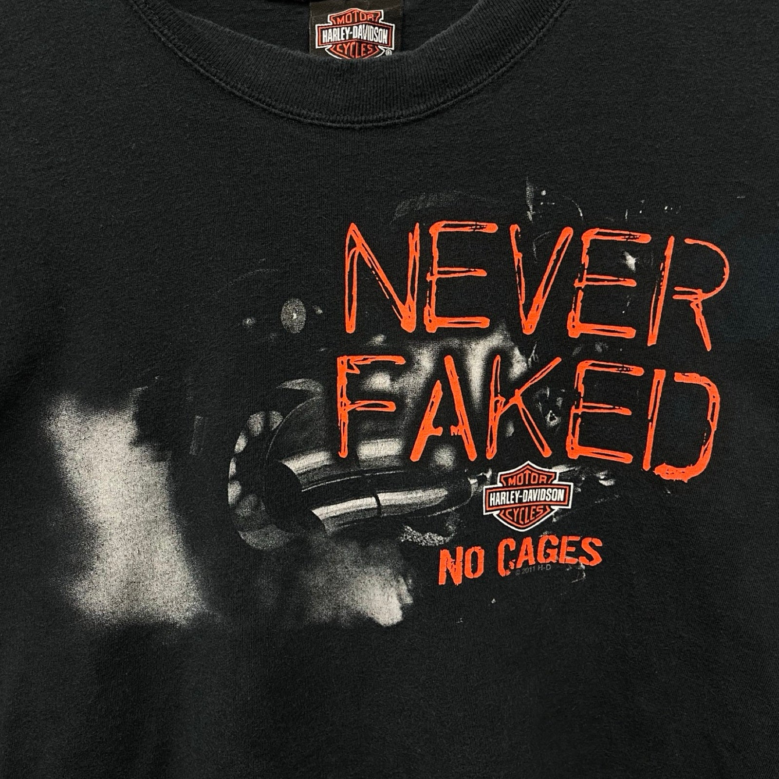 Vintage 00's Harley-Davidson "NEVER FAKED" NO CAGES 2011 L/S Tee