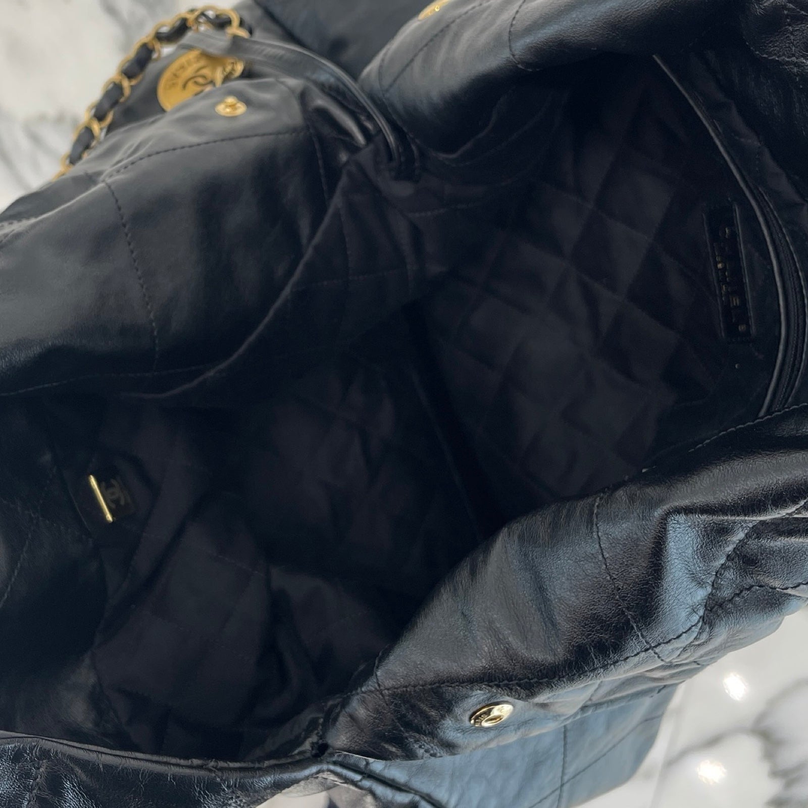 CHANEL 22 Caviar Skin Chain Shoulder Bag シャネル 22 キャビアスキン チェーンショルダーバッグ