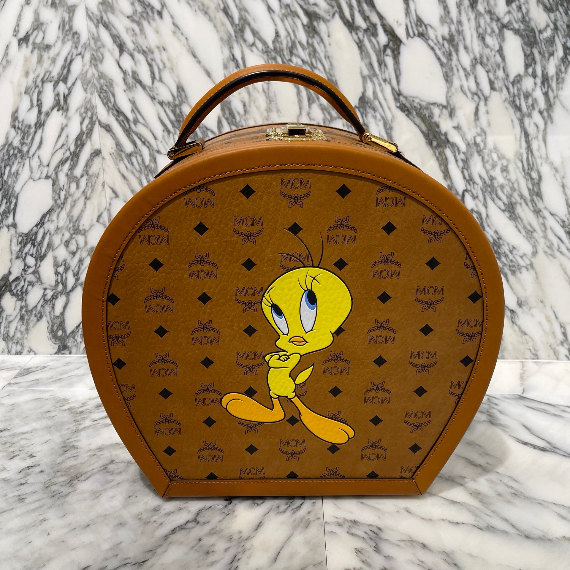 MCM × Looney Tunes 2022AW Hatbox - Visetos TRUNK エムシーエム × ルーニー・テューンズ トゥイーティー ハットボックス ヴィセトス柄 トランクケース