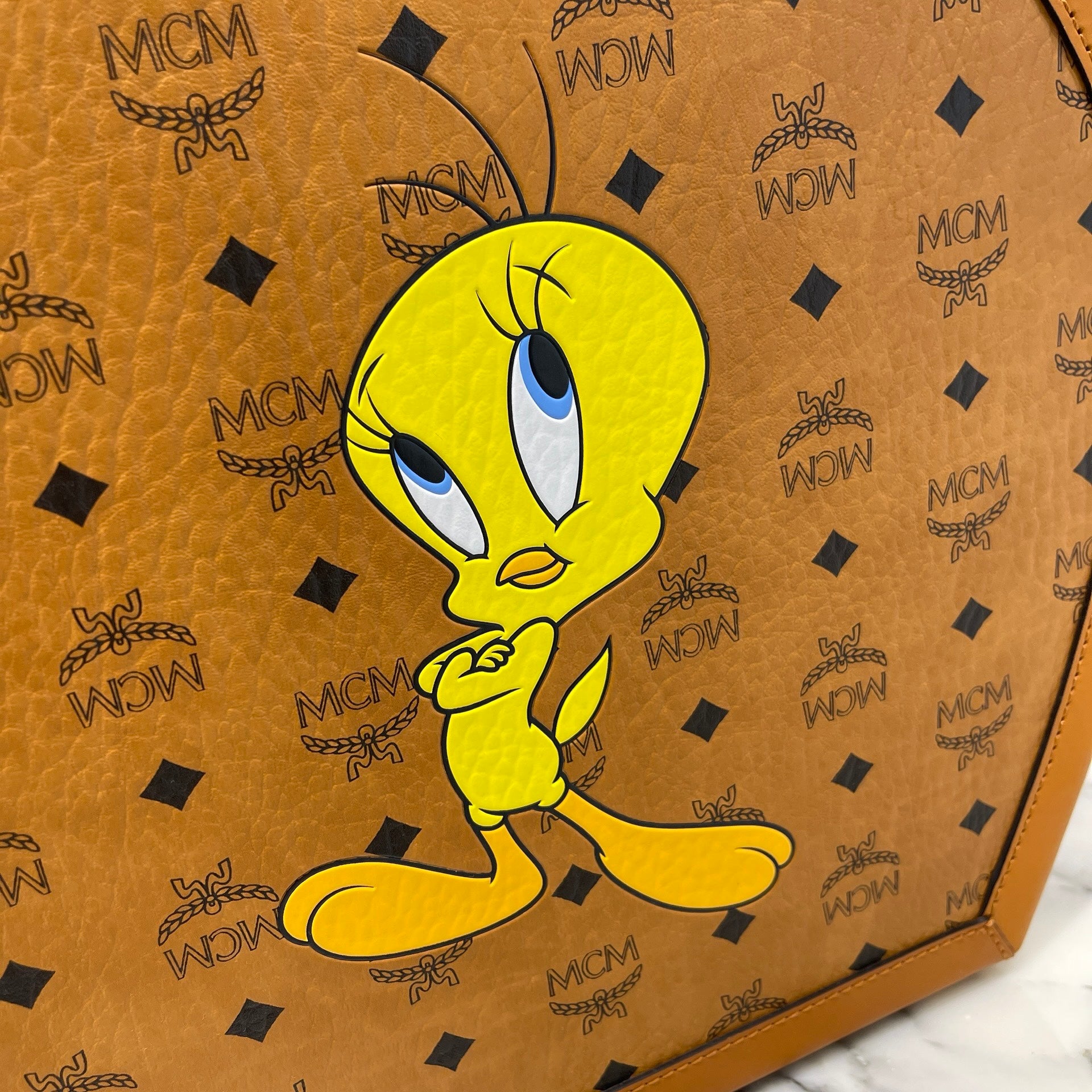MCM × Looney Tunes 2022AW Hatbox - Visetos TRUNK エムシーエム × ルーニー・テューンズ トゥイーティー ハットボックス ヴィセトス柄 トランクケース