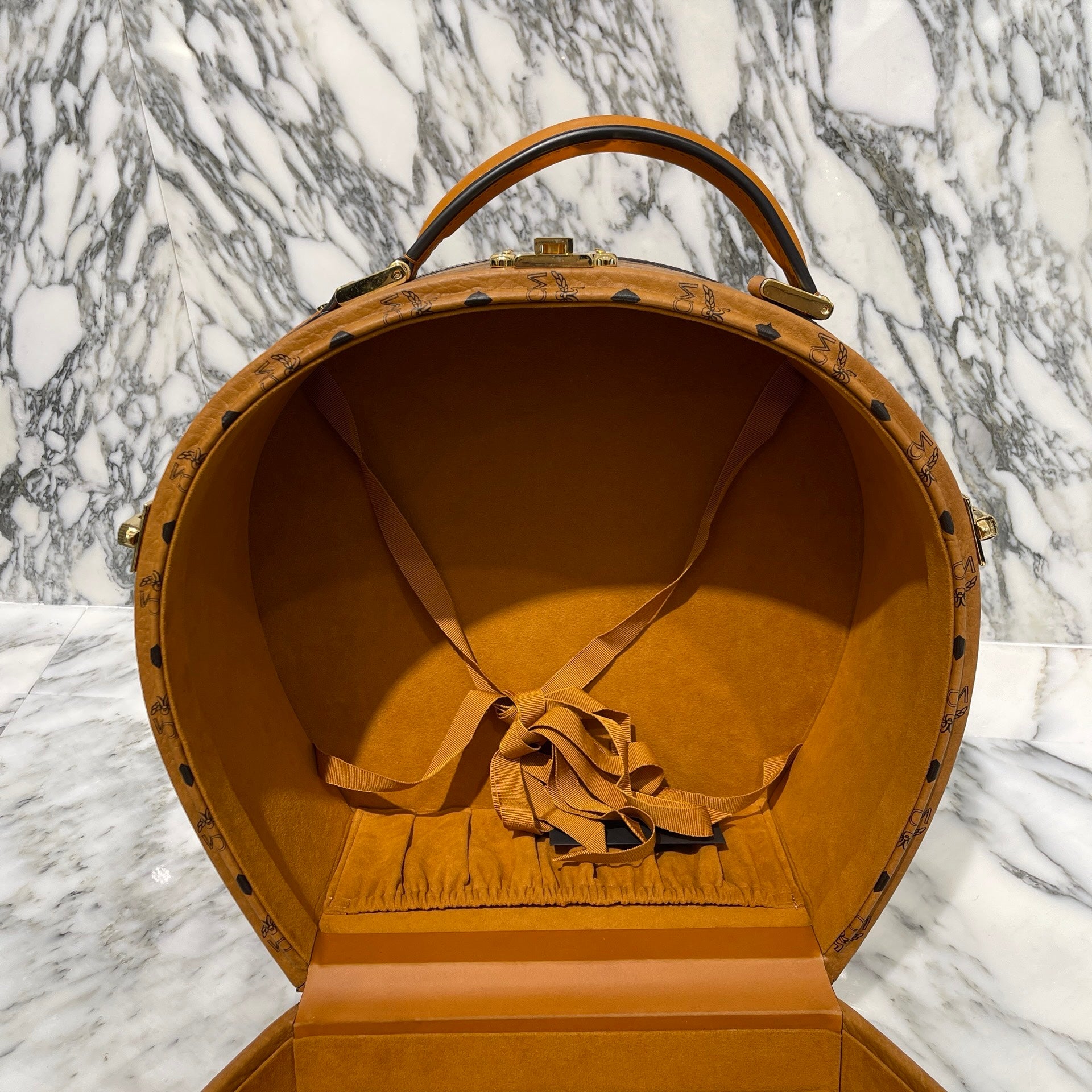 MCM × Looney Tunes 2022AW Hatbox - Visetos TRUNK エムシーエム × ルーニー・テューンズ トゥイーティー ハットボックス ヴィセトス柄 トランクケース