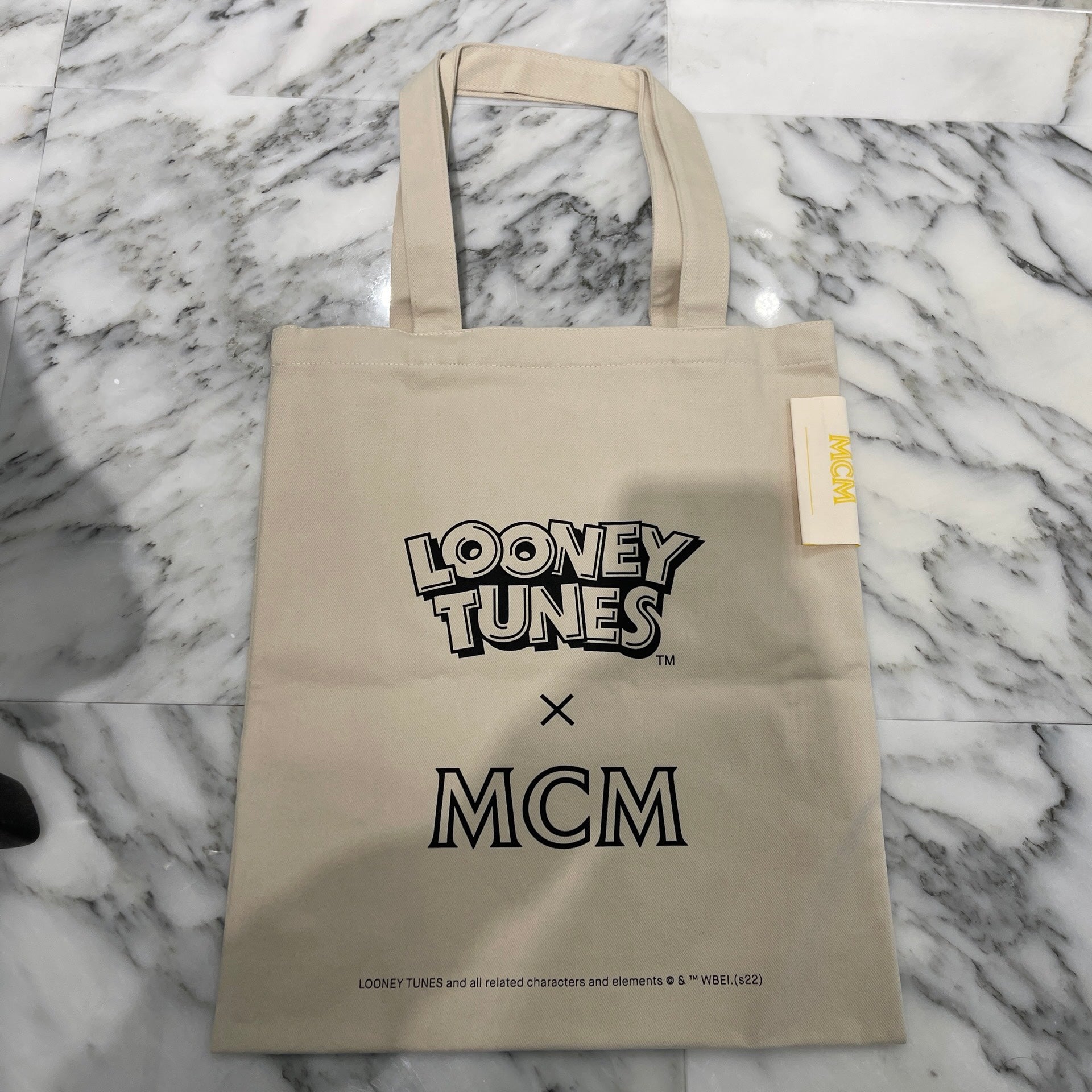MCM ロゴプリント トートバッグ MCM × Looney Tunes 2022AW Tweety Canvas Tote Bag エムシーエム