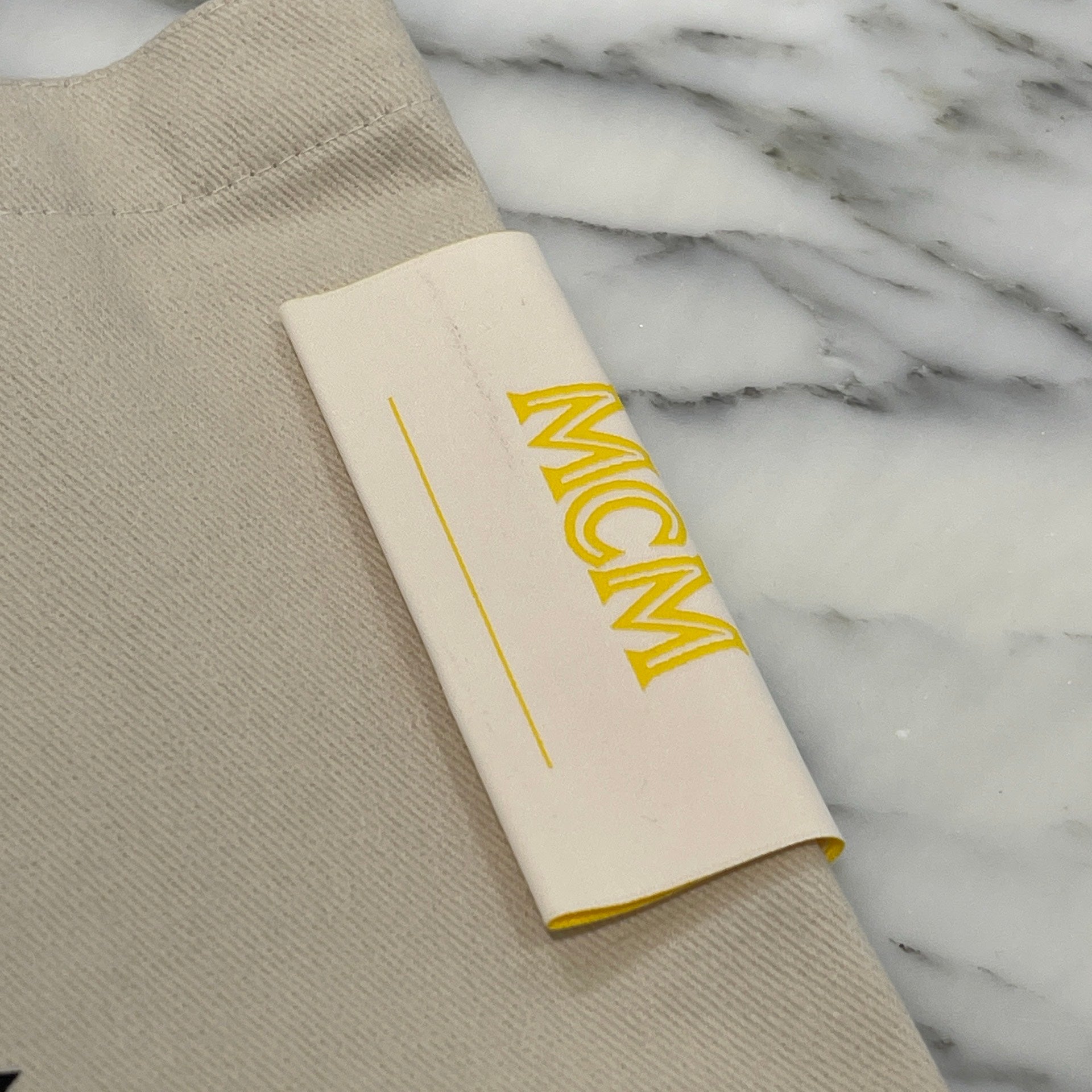 MCM × Looney Tunes 2022AW Tweety Canvas Tote Bag エムシーエム×ルーニー・テューンズ トゥイ―ティー キャンバストートバッグ