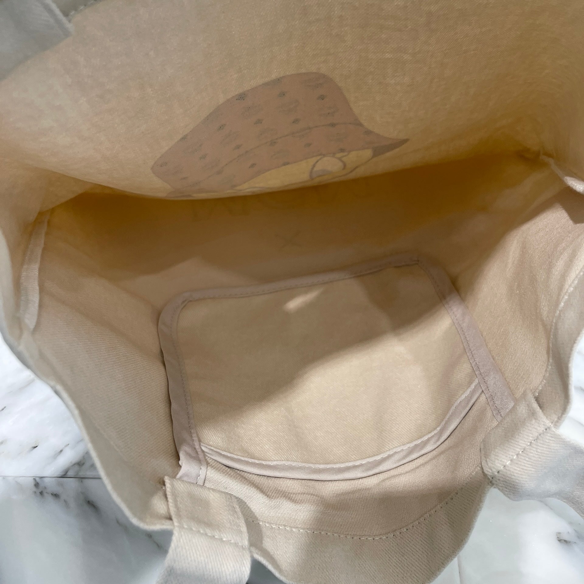 MCM × Looney Tunes 2022AW Tweety Canvas Tote Bag エムシーエム×ルーニー・テューンズ トゥイ―ティー キャンバストートバッグ