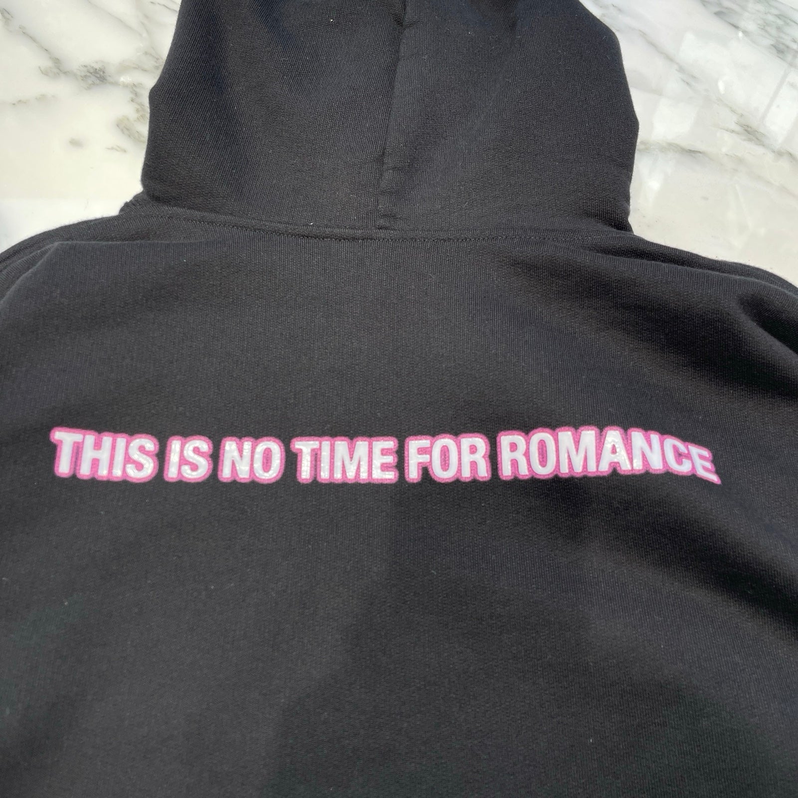 VETEMENTS 2021AW This Is No Time For Romance Hoodie UAH20TR683