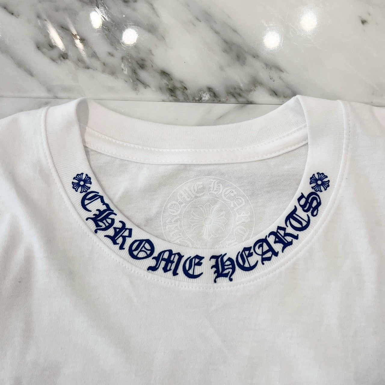 CHROME HEARTS 2025SS Old English Neck Logo Neon Blue Tee