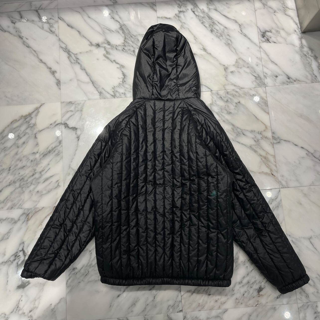 LOUIS VUITTON Reversible Pinstripe Nylon Hooded Jacket 1ABR98 Size 40 ルイヴィトン リバーシブル ピンストライプ ナイロンフードジャケット サイズ40
