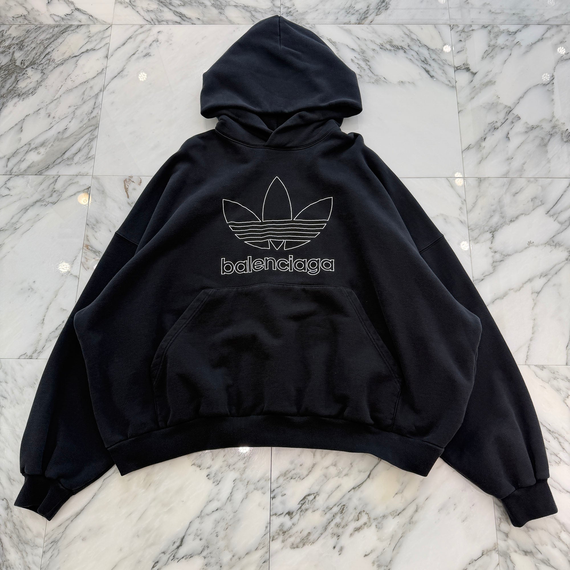 BALENCIAGA × adidas 2023SS Trefoil Logo Embroidery Pullover Hoodie 712396 TMVA9 Size 2 バレンシアガ×アディダス トレフォイルロゴ刺繡 プルオーバーフーディー サイズ2