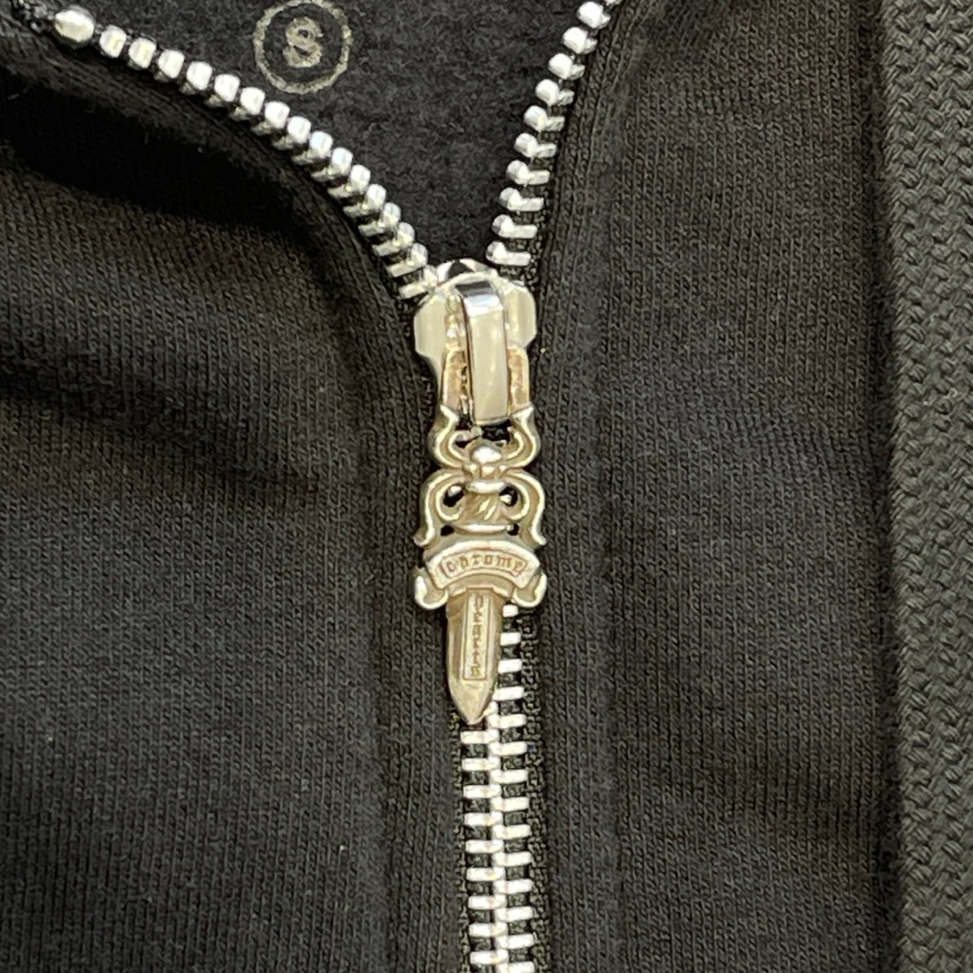 CHROME HEARTS Cemetery Cross Scroll Logo Label Zip Up Hoodie Size L クロムハーツ セメタリークロス スクロールロゴラベル ジップアップフーディー サイズL