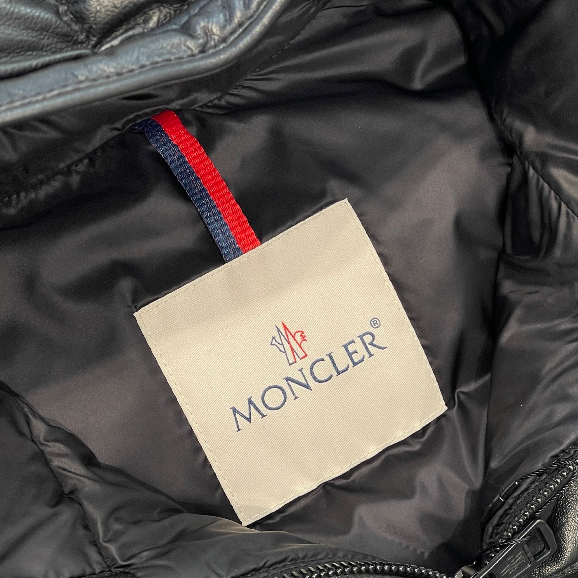 MONCLER 2020AW GEBROULAZ GIUBBOTTOL eather Down Jacket  F20911A596003 size 1 モンクレール ゲブロウラズ レザーダウンジャケット サイズ 1