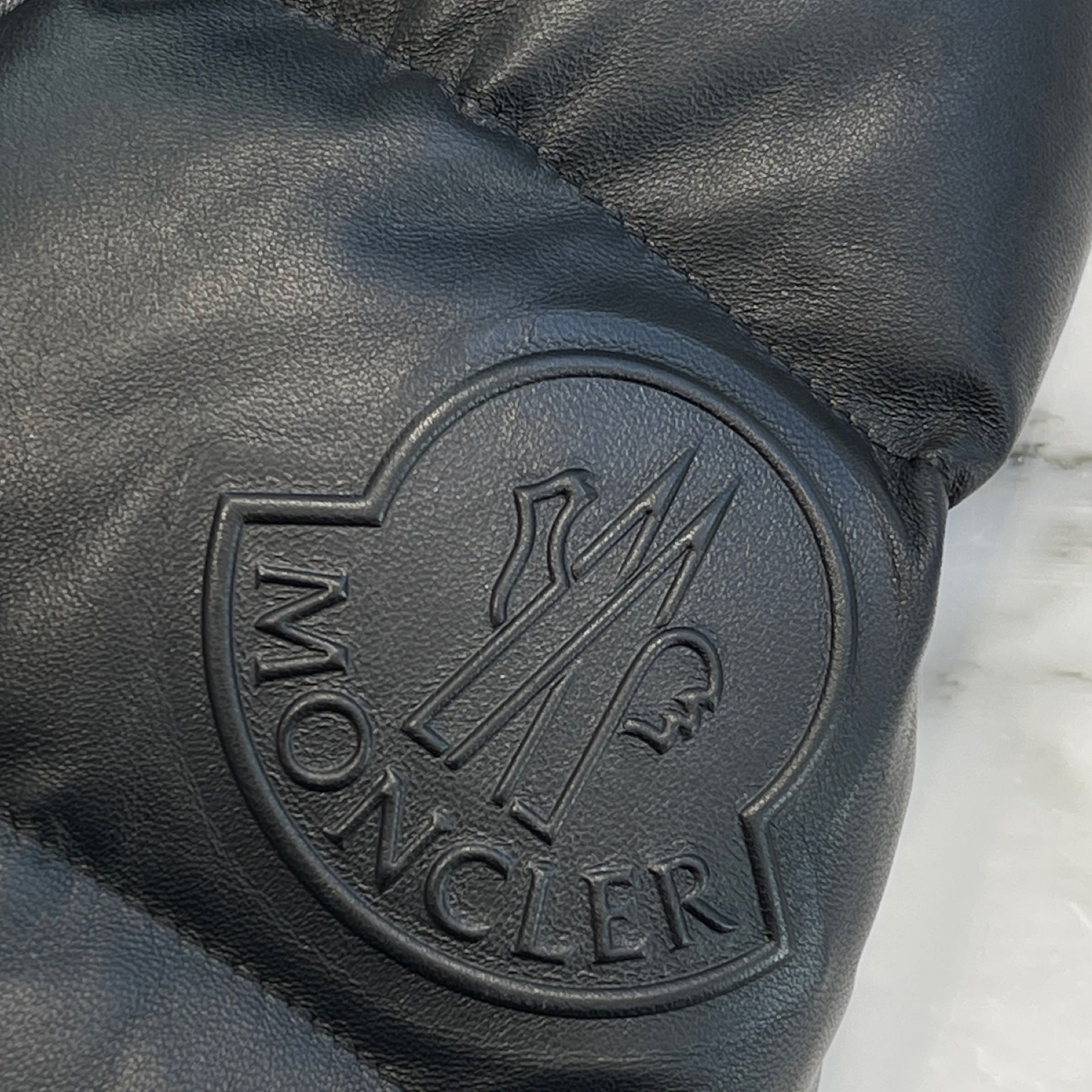 MONCLER 2020AW GEBROULAZ GIUBBOTTOL eather Down Jacket  F20911A596003 size 1 モンクレール ゲブロウラズ レザーダウンジャケット サイズ 1