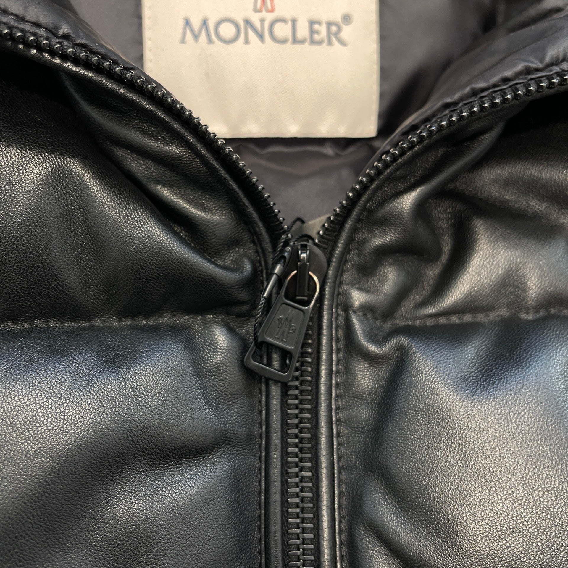 MONCLER 2020AW GEBROULAZ GIUBBOTTOL eather Down Jacket  F20911A596003 size 1 モンクレール ゲブロウラズ レザーダウンジャケット サイズ 1