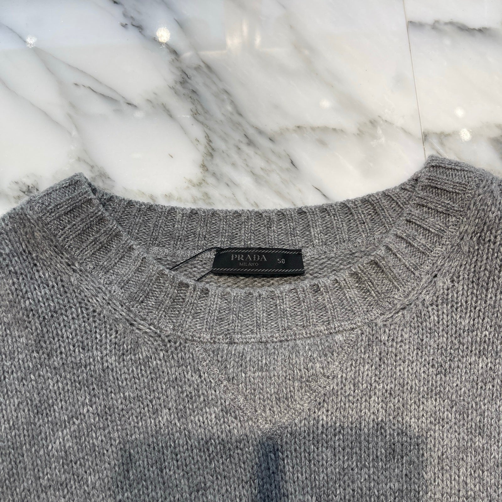 PRADA 2020AW Cashmere Blend Logo Crew Neck Knit Sweater UMB223 S211 1YMW Size 50 プラダ カシミヤ混 ロゴ クルーネックニットセーター サイズ50