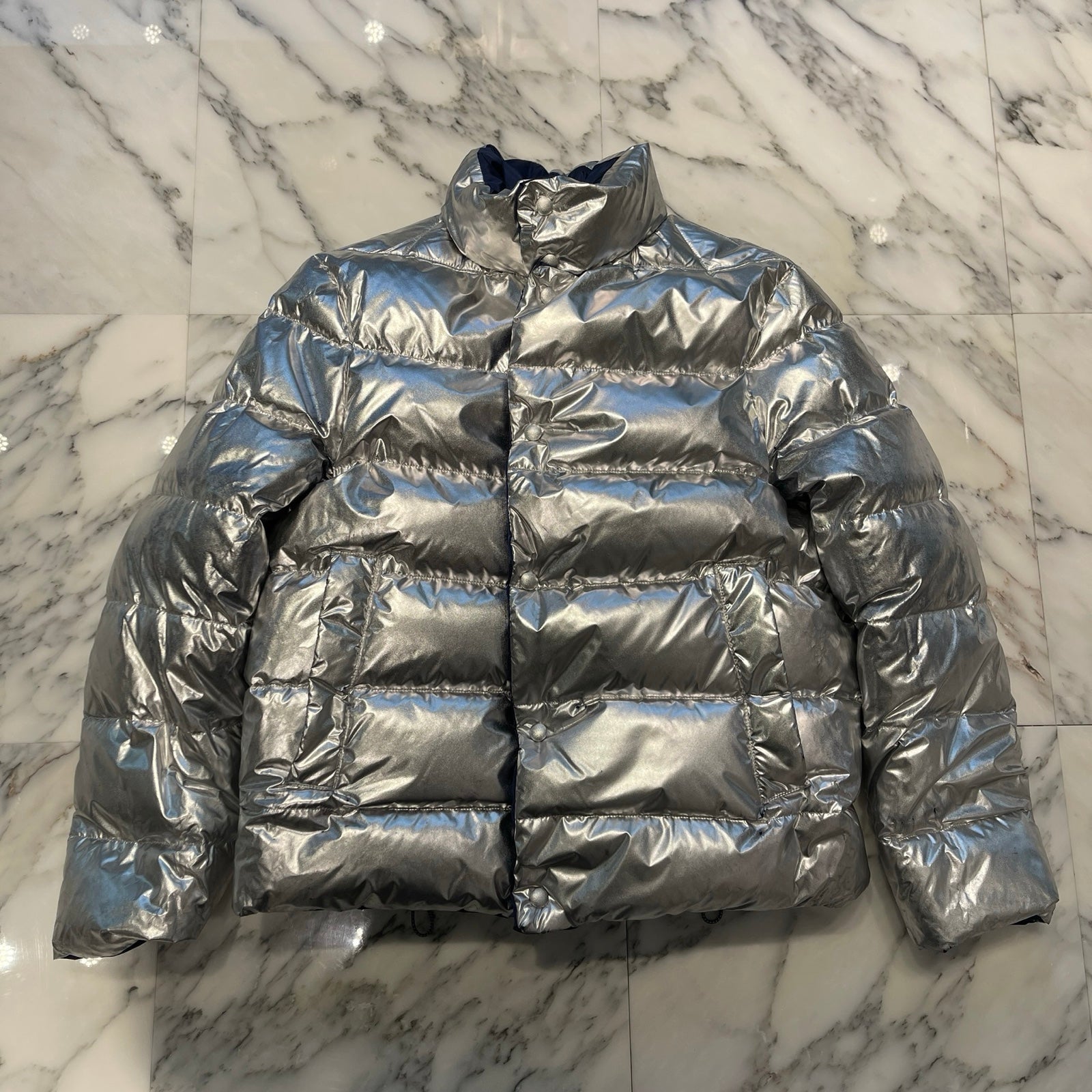 Salvatore Ferragamo Rubber Logo Patch Reversible Down Jacket Salvatore Ferragamo Rubber Logo Patch Reversible Down Jacket