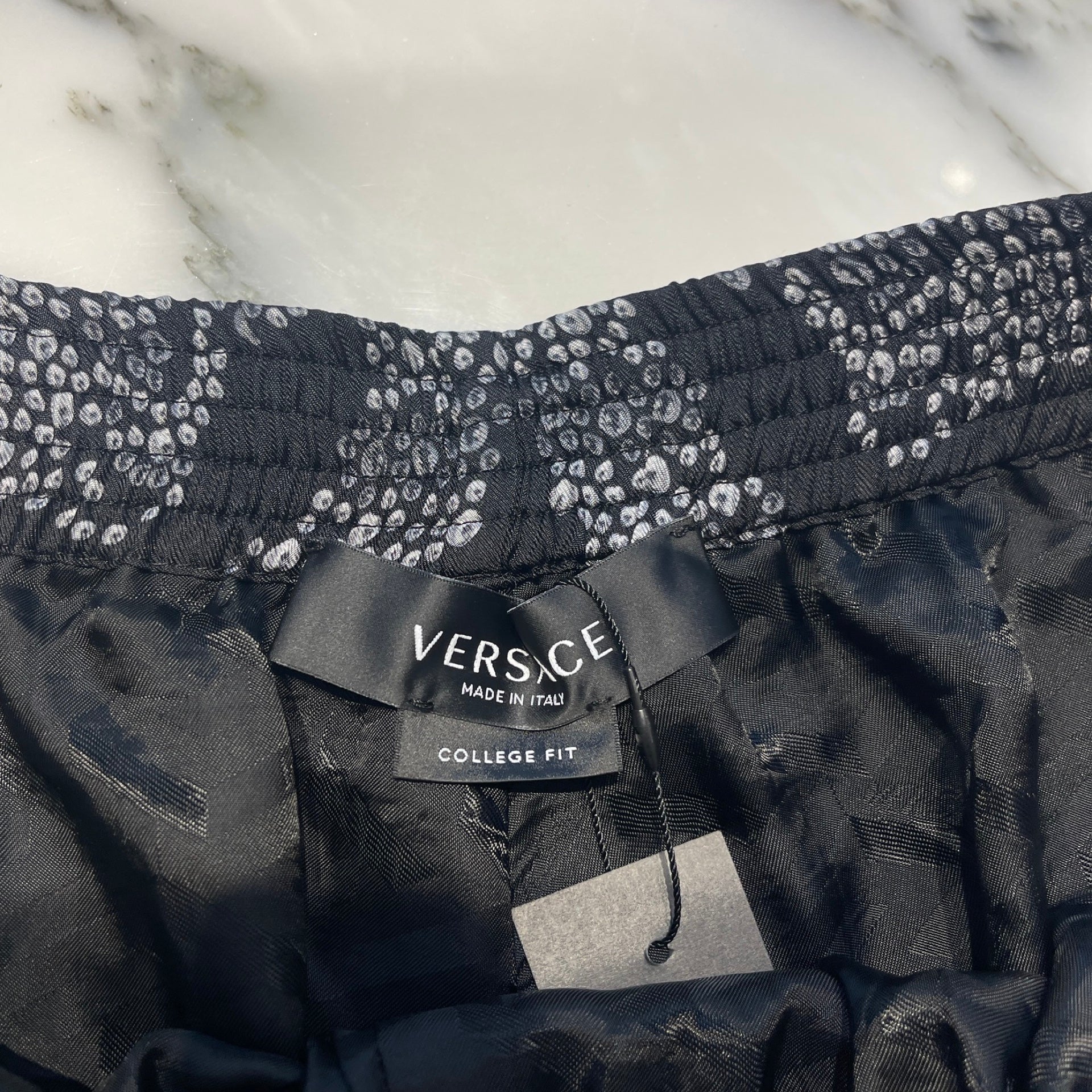 VERSACE 2023SS Repeat Baroque Silk Shorts 10024761A06140 Size 54