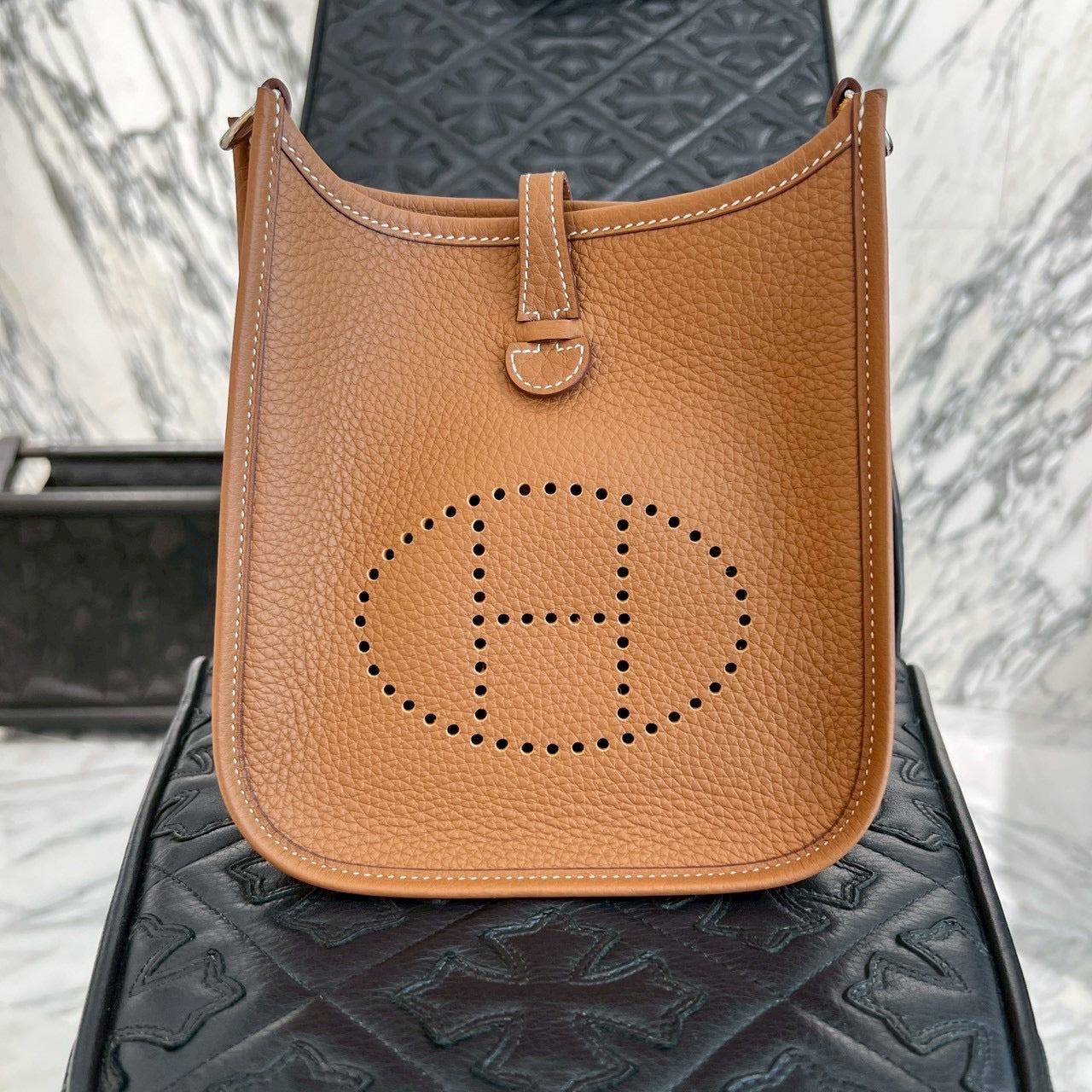 HERMES Evelyn Amazon TPM "Gold" K刻印 エルメス エブリン アマゾン TPM "ゴールド" レザーショルダーバッグ K刻印