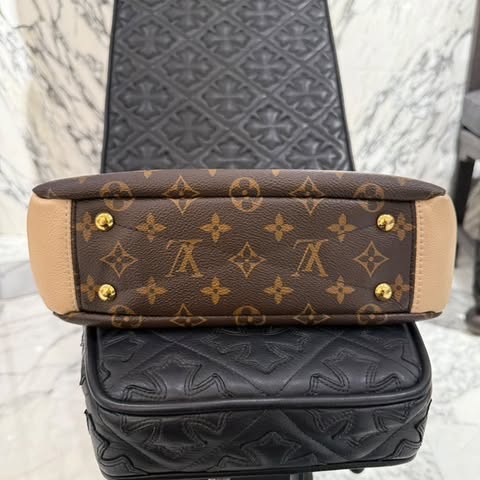 LOUIS VUITTON Monogram PALLAS BB Shoulder Bag M43765 ルイヴィトン モノグラム パラスBB ショルダーバッグ