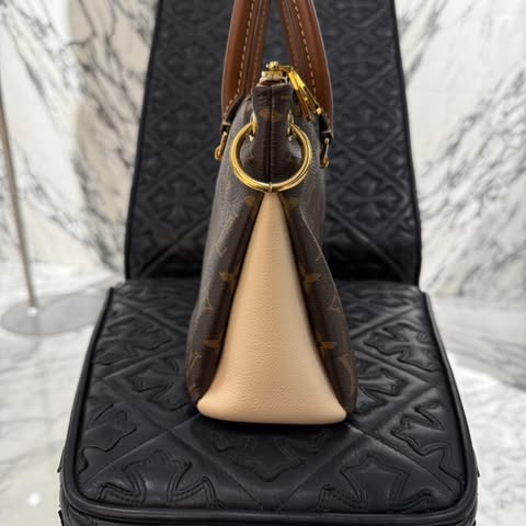 LOUIS VUITTON Monogram PALLAS BB Shoulder Bag M43765 ルイヴィトン