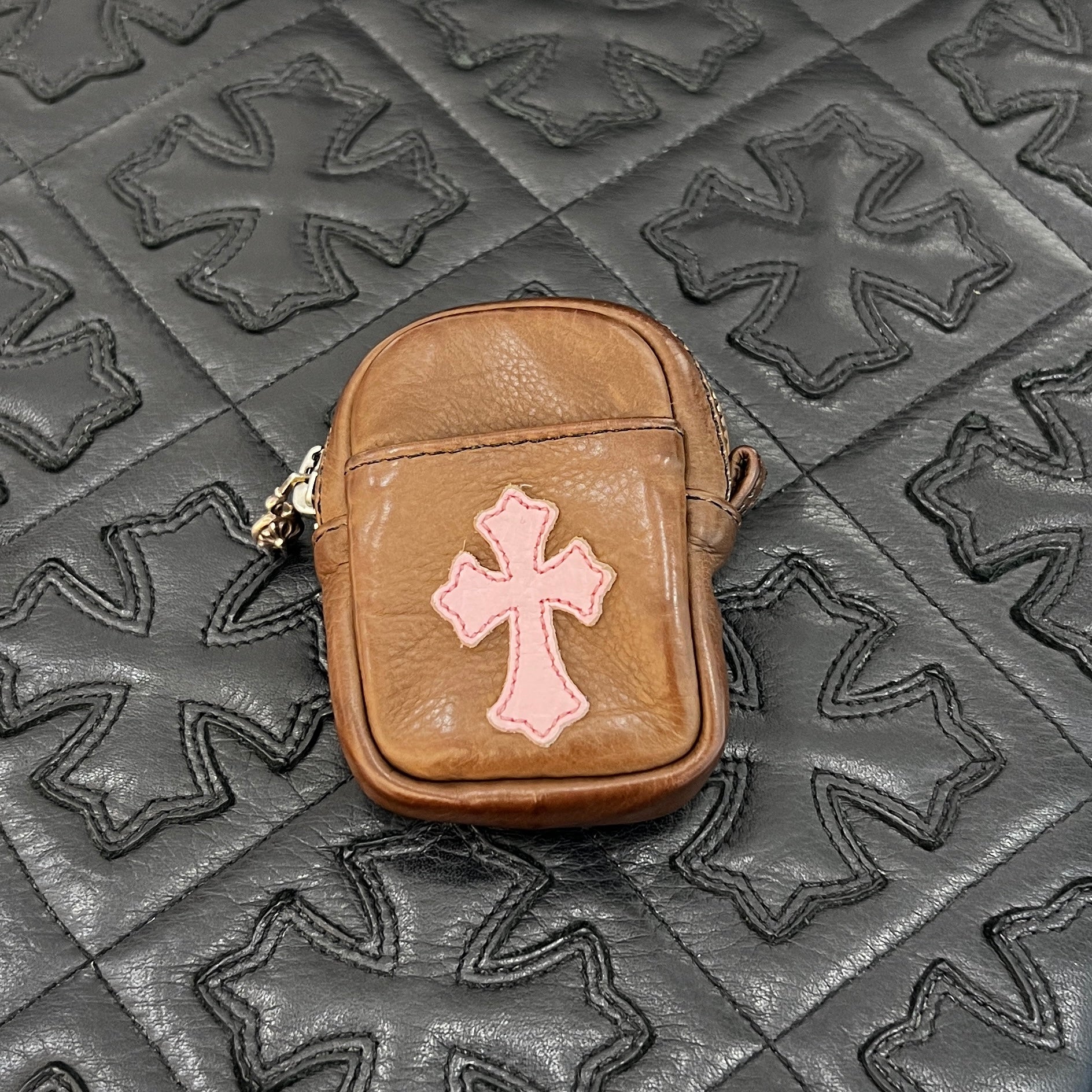 CHROME HEARTS Cross Leather Patch Wrist Bag クロムハーツ クロスレザーパッチ リストバンドバッグ