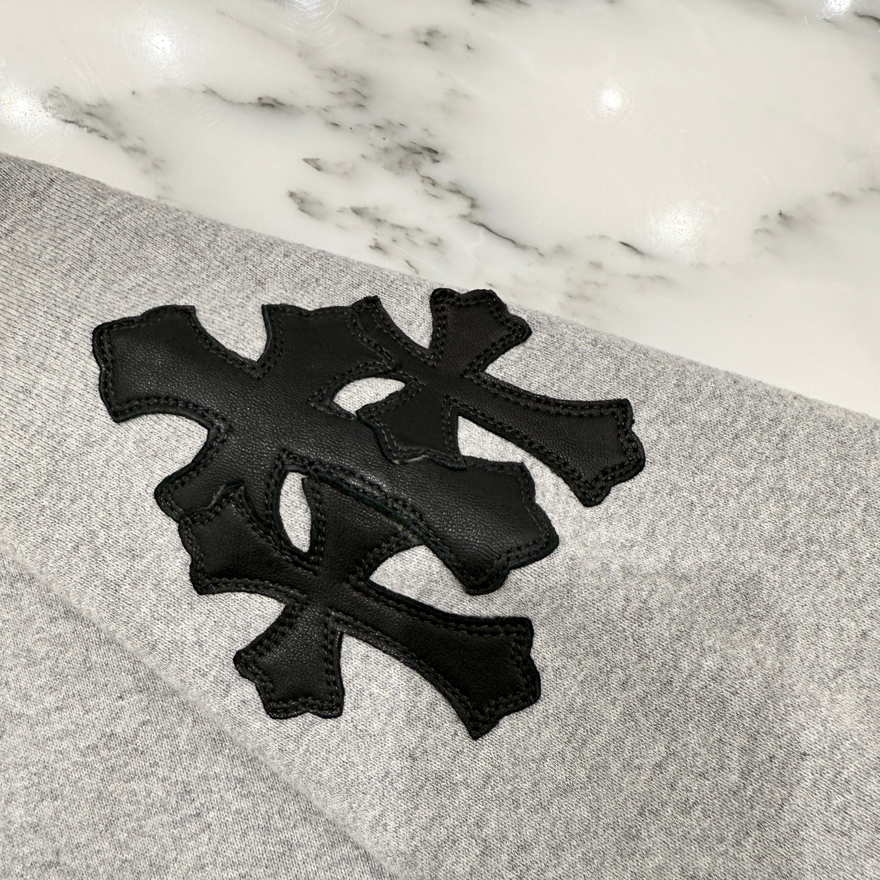 CHROME HEARTS Y NOT Cemetery Cross Leather Patch Sweatshirt Size L クロムハーツ ワイノット セメタリークロス レザーパッチ スウェットシャツ サイズL