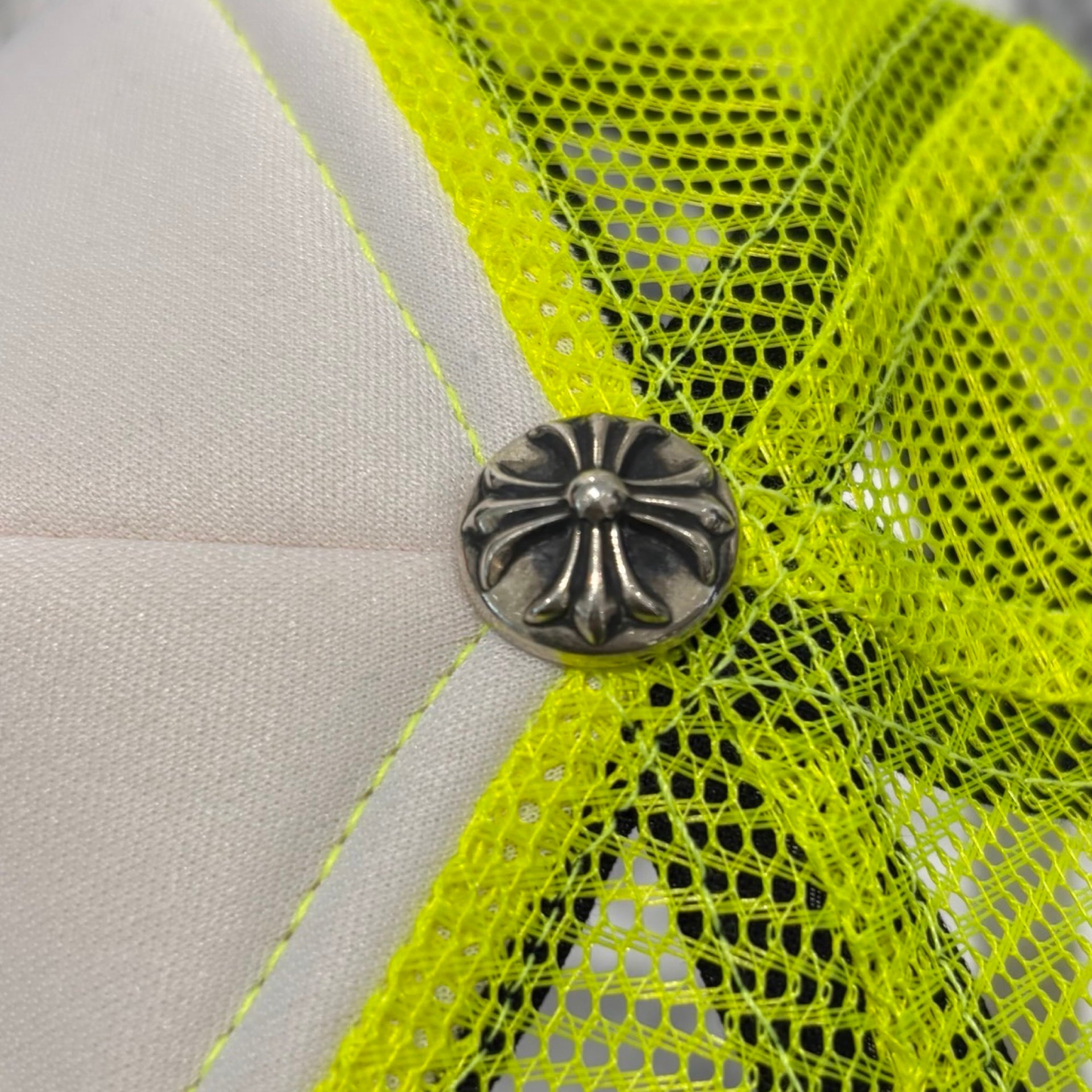 CHROME HEARTS Triple Cross Patch Trucker Cap ONE SIZE(53-60