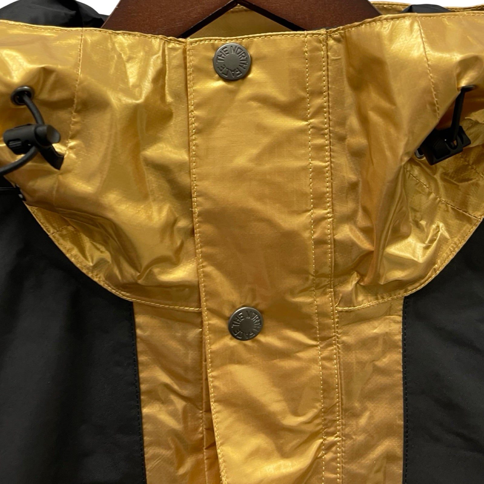 Supreme × THE NORTH FACE 2018SS Metallic Mountain Parka Gold Size S