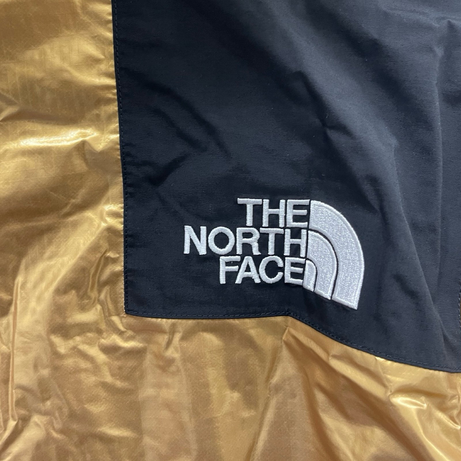 Supreme × THE NORTH FACE 2018SS Metallic Mountain Parka Gold Size S