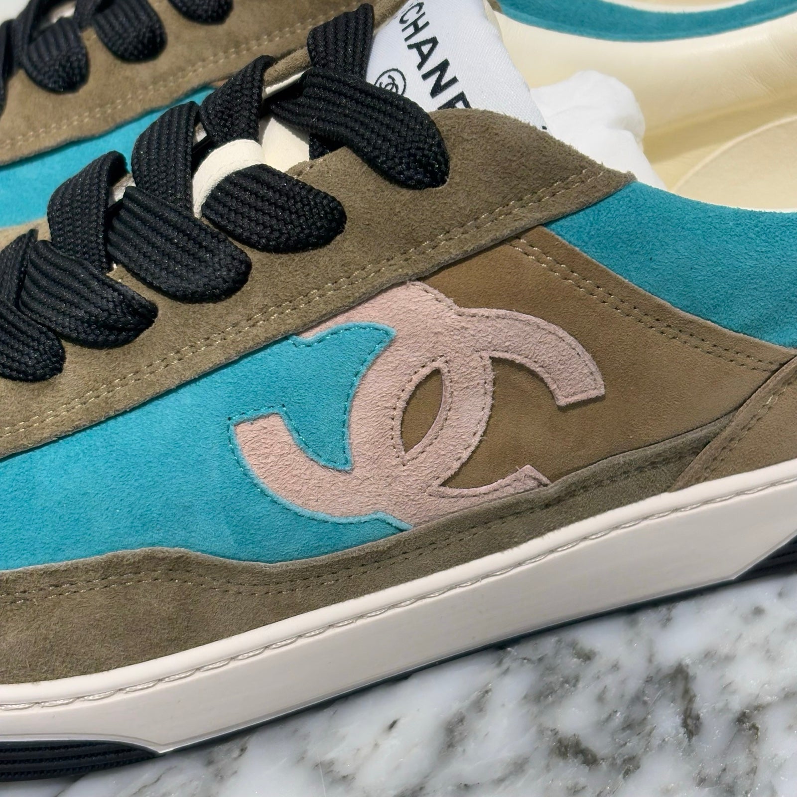 CHANEL 2024SS Coco Mark Embroidery Suede Sneakers L G39980 Size 44 シャネル ココマーク刺繍 スエード スニーカー サイズ44