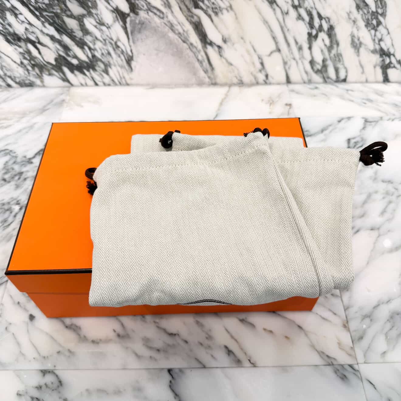 HERMES Sneakers "DAY" H212257Z 90340 Size 35 (22.0cm～22.5cm) エルメス スニーカー "デイ" ブラック×ホワイト サイズ35 (22.0cm～22.5cm)