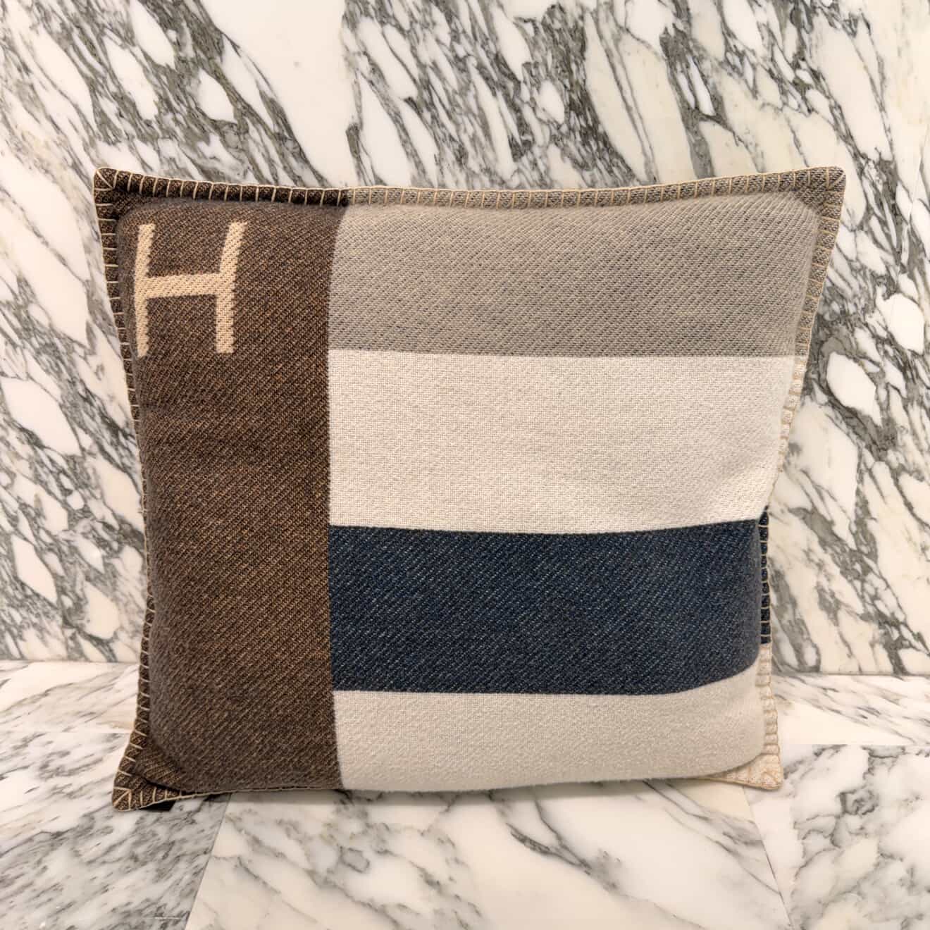 HERMES 2025SS Casaque Rayee Horizontale エルメス カサク・レイエ・ホリゾンターレ クッション