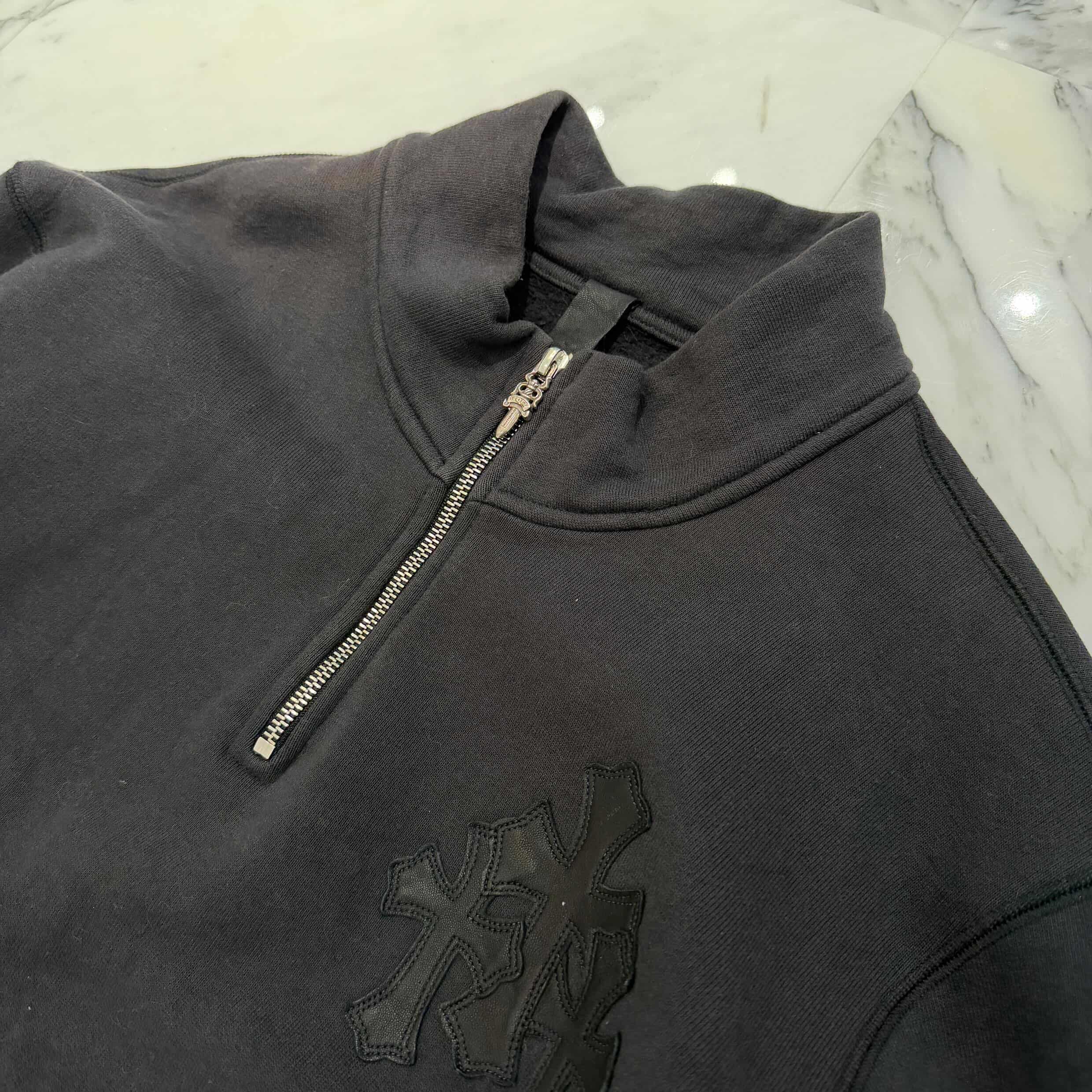 CHROME HEARTS Y NOT Cemetery Cross Leather Patch Half Zip Sweatshirt Size L クロムハーツ ワイノット セメタリークロス レザーパッチ ハーフジップ スウェットシャツ サイズL