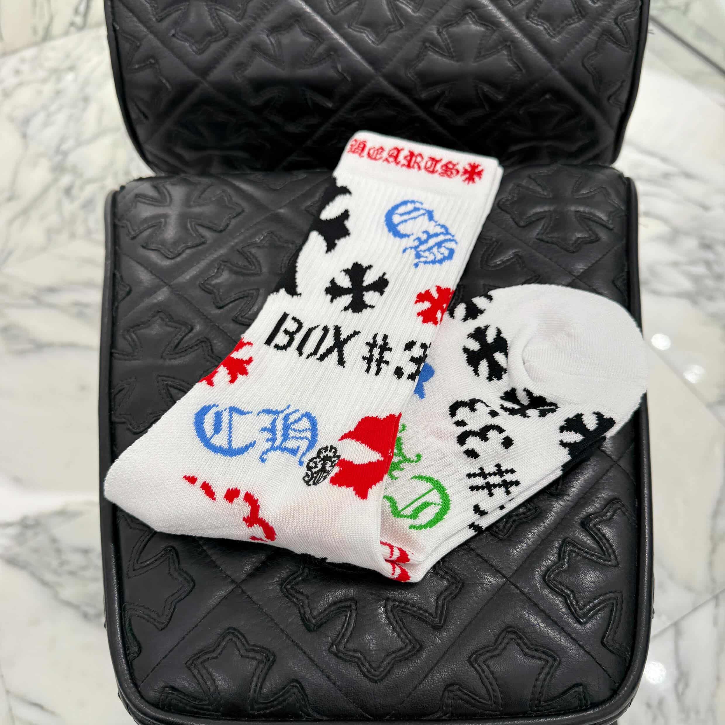 【新品】Chrome Hearts ステンシル ソックス 靴下 白 S CHROME HEARTS Stencil Multi Logo Socks x3 Size M(JP25-27) クロム