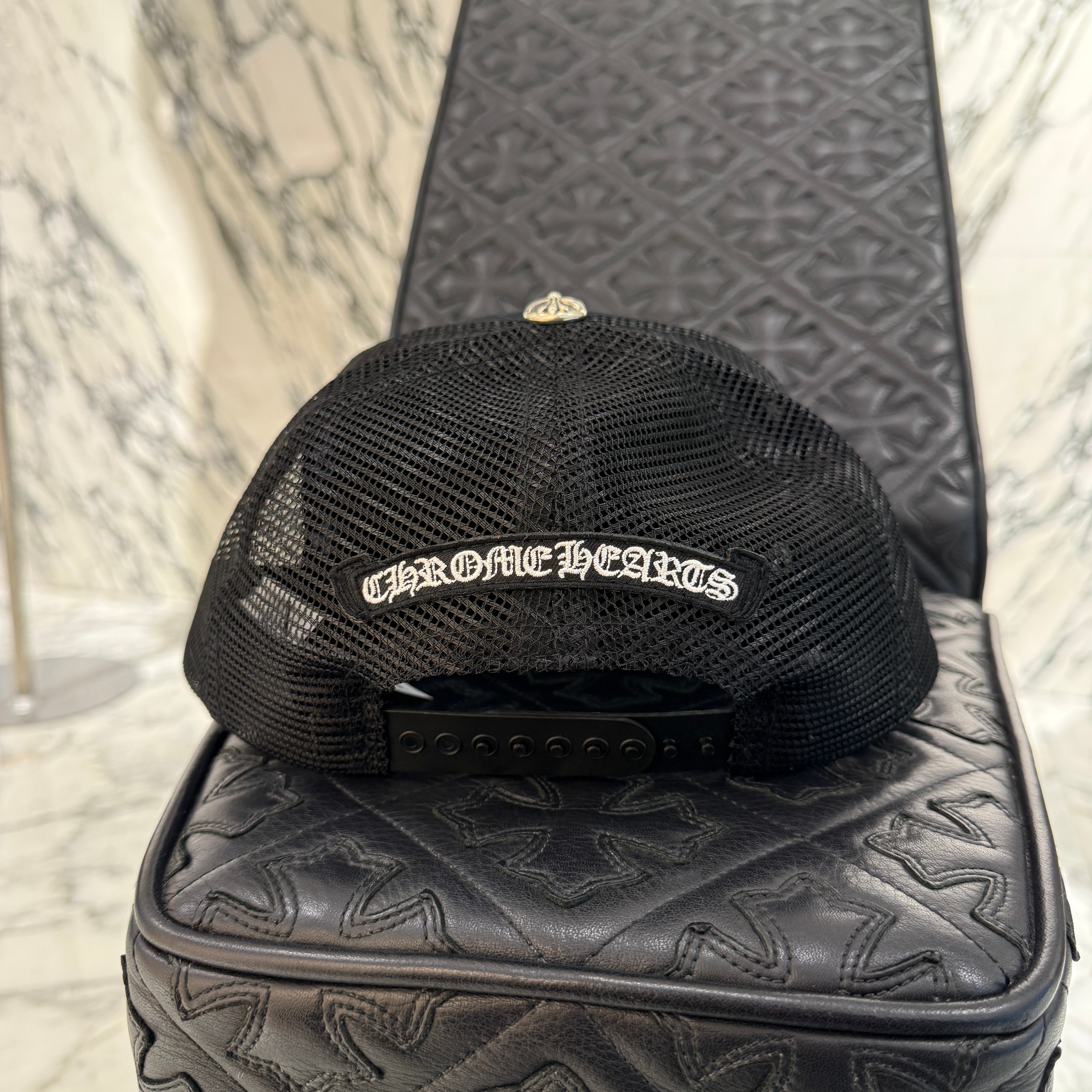 ア*ル様 CHROME HEARTS クロムハーツ　クロスパッチ　キャップ　カモ CHROME HEARTS Camo Triple Cross Leather Patch Trucker Cap