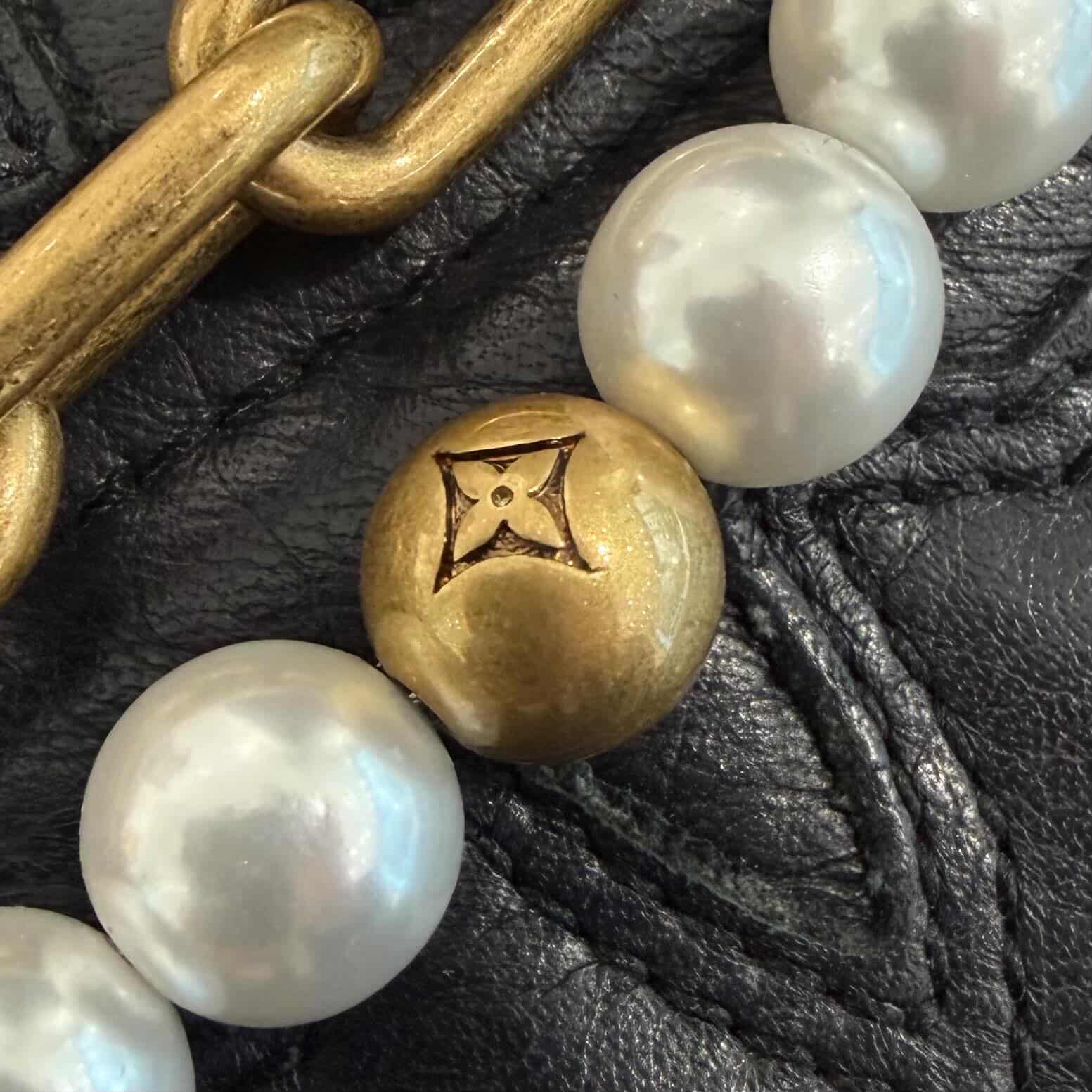 LOUIS VUITTON 2024SS LV Pearl Metal Chain Belt Bag Charm M01689 ルイヴィトン LV パール メタル チェーン ベルト バッグ チャーム