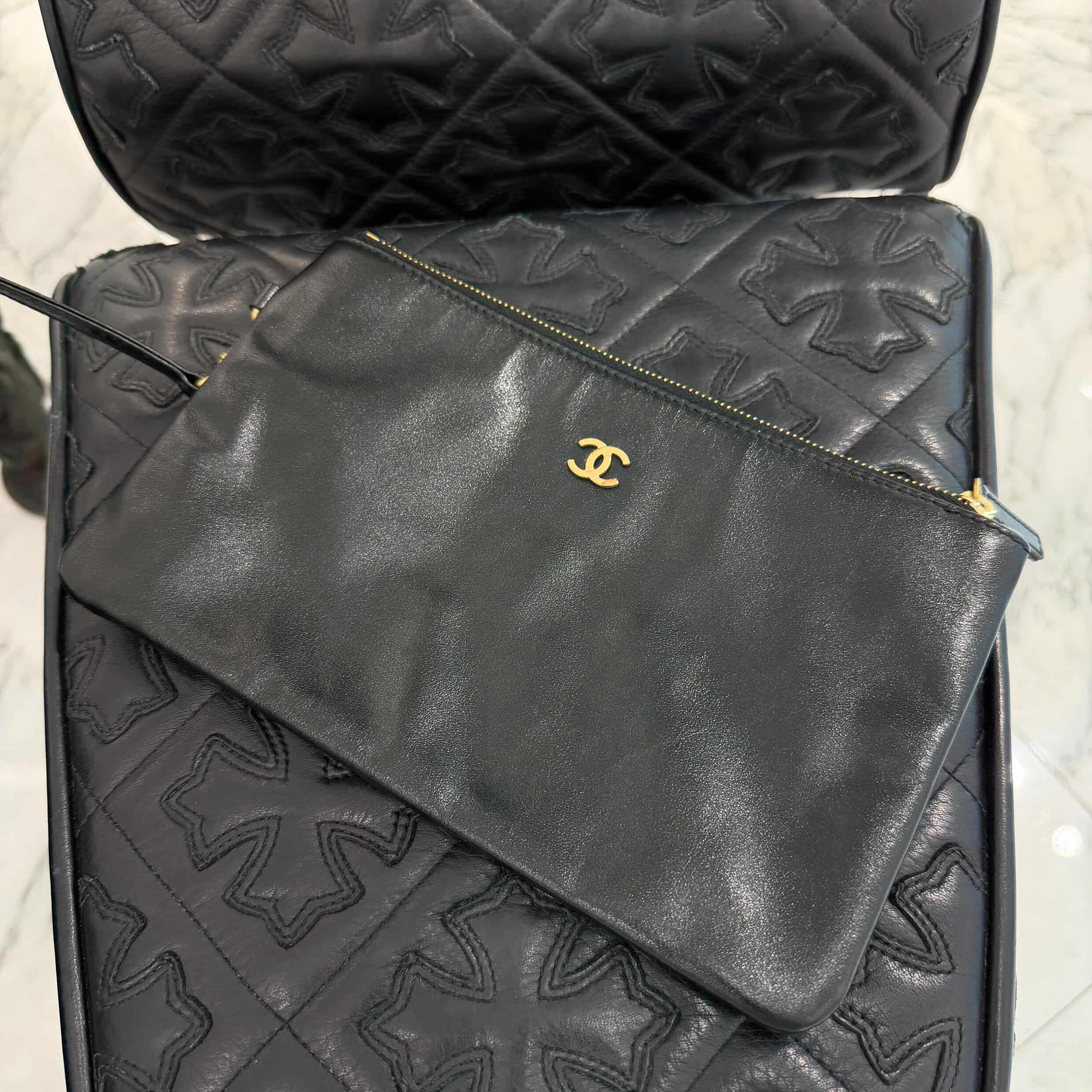 CHANEL 22 Small Shiny Calf Leather Chain Shoulder Bag シャネル 22 スモール シャイニーカーフスキン チェーン ショルダーバッグ