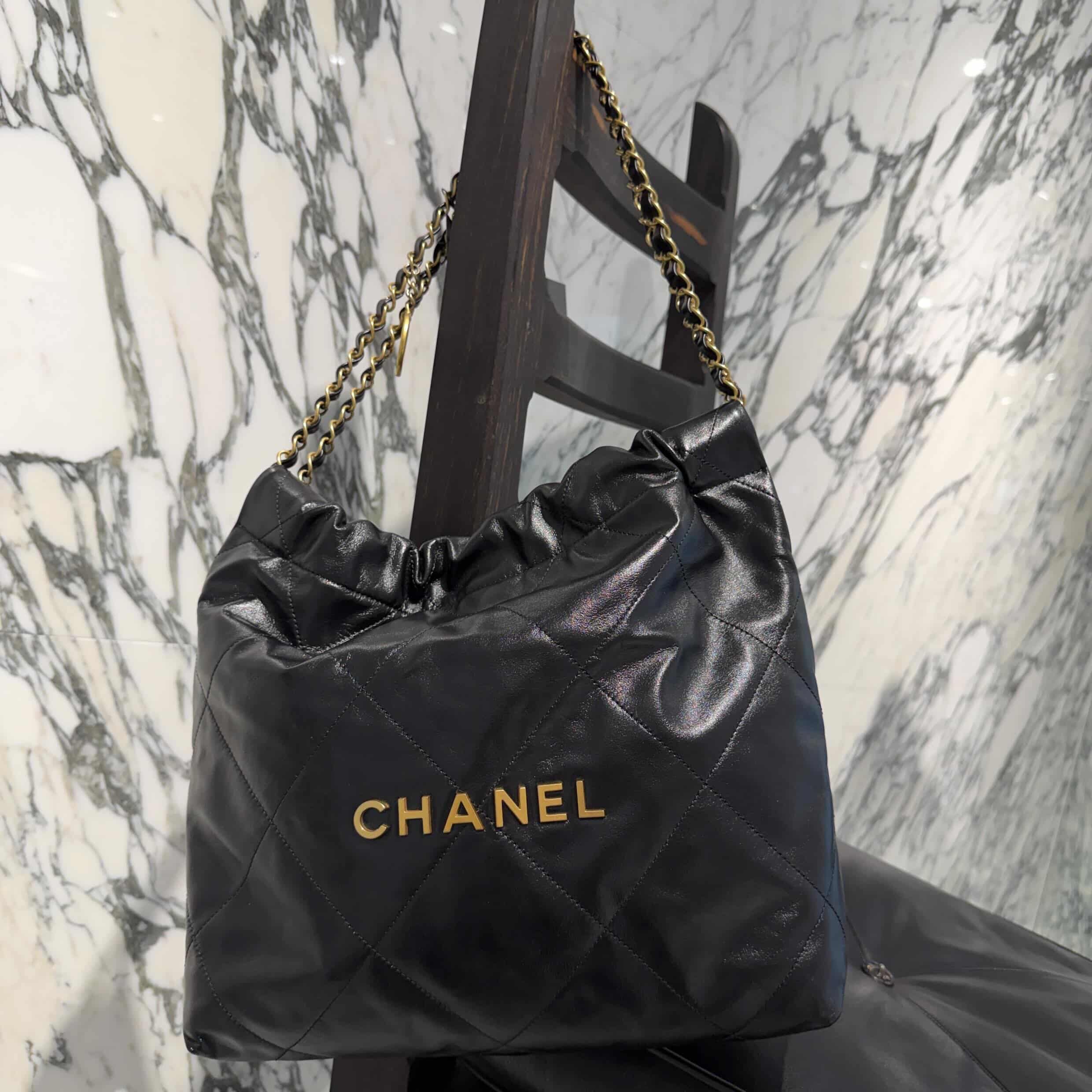 CHANEL 22 Small Shiny Calf Leather Chain Shoulder Bag シャネル 22 スモール シャイニーカーフスキン チェーン ショルダーバッグ