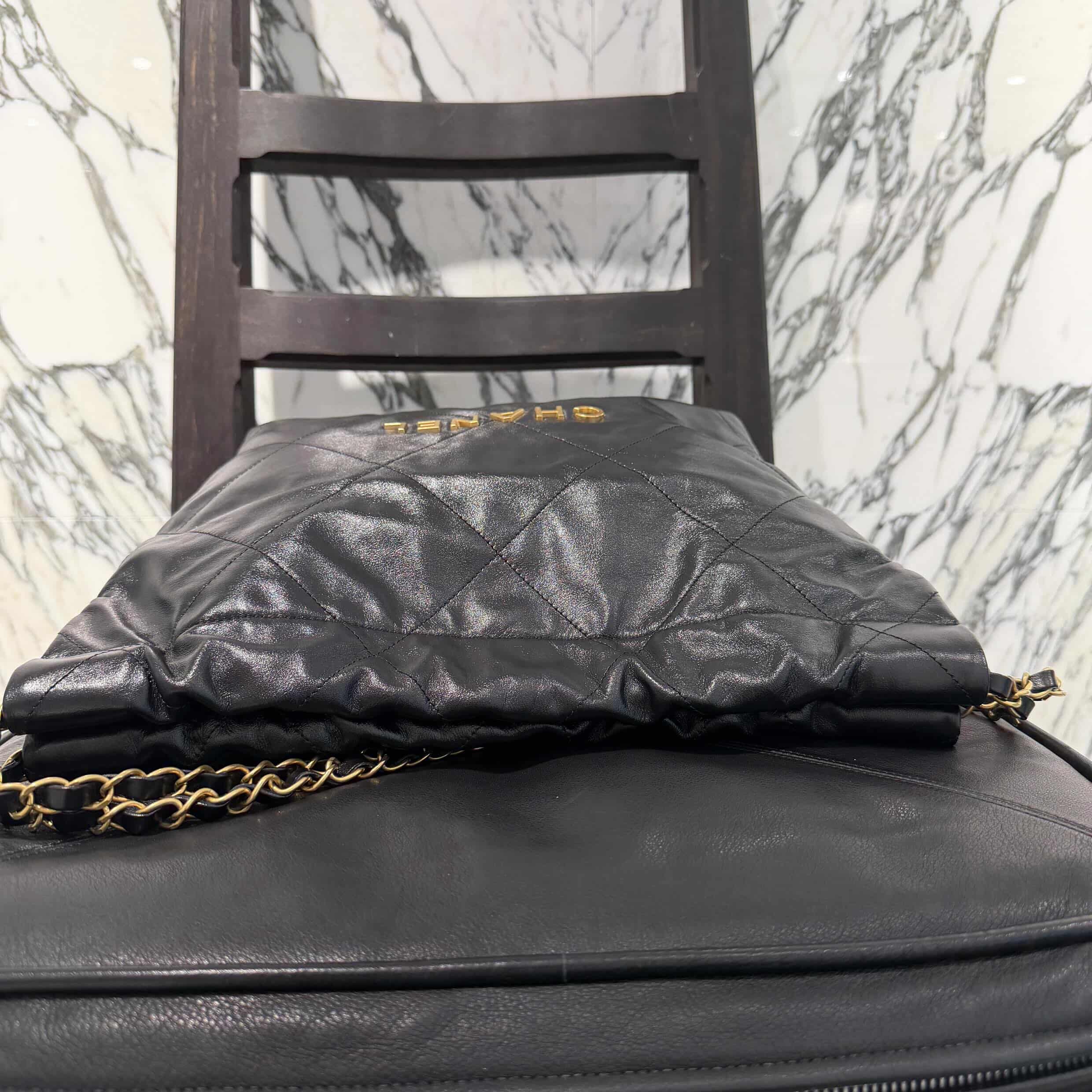 CHANEL 22 Small Shiny Calf Leather Chain Shoulder Bag シャネル 22 スモール シャイニーカーフスキン チェーン ショルダーバッグ