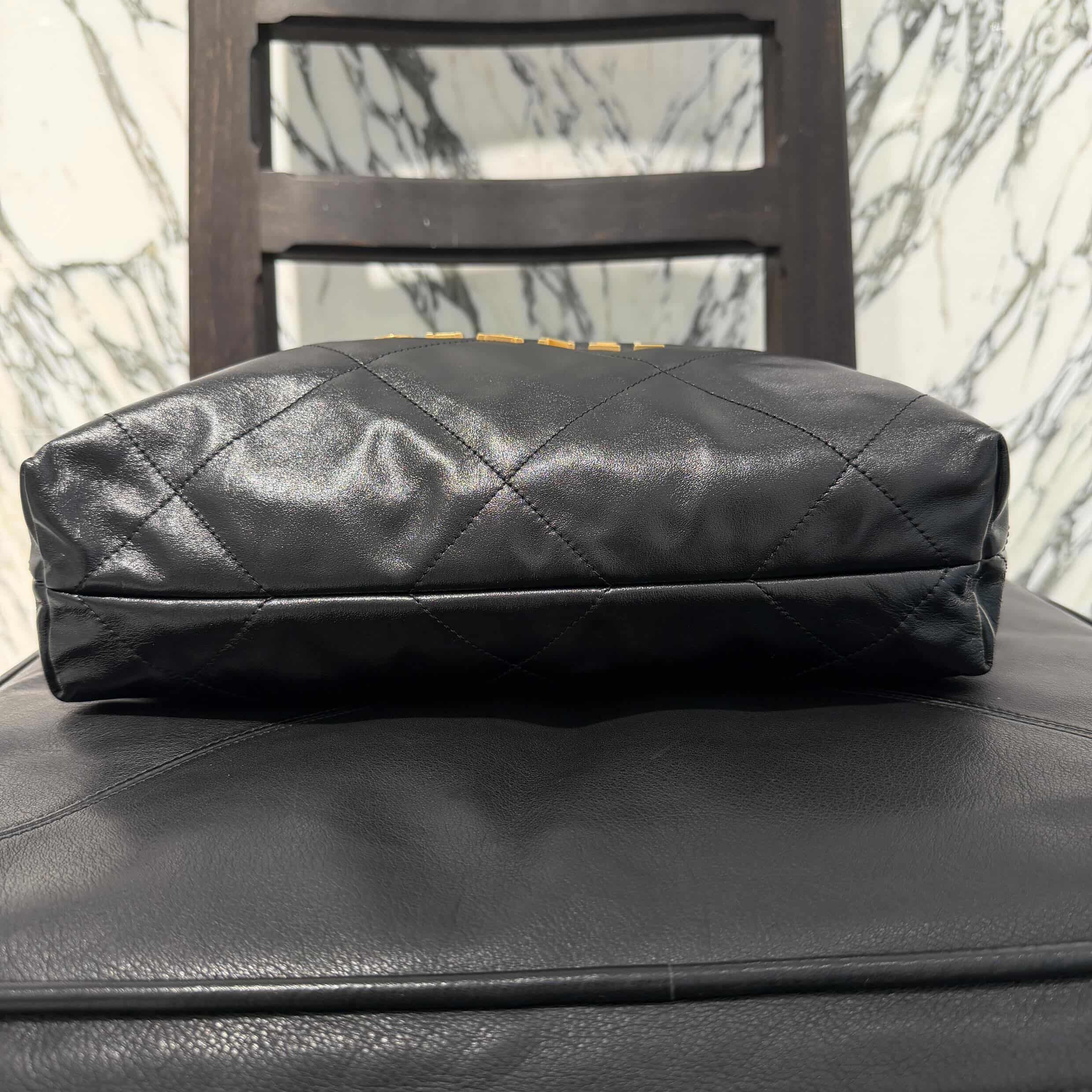 CHANEL 22 Small Shiny Calf Leather Chain Shoulder Bag シャネル 22 スモール シャイニーカーフスキン チェーン ショルダーバッグ